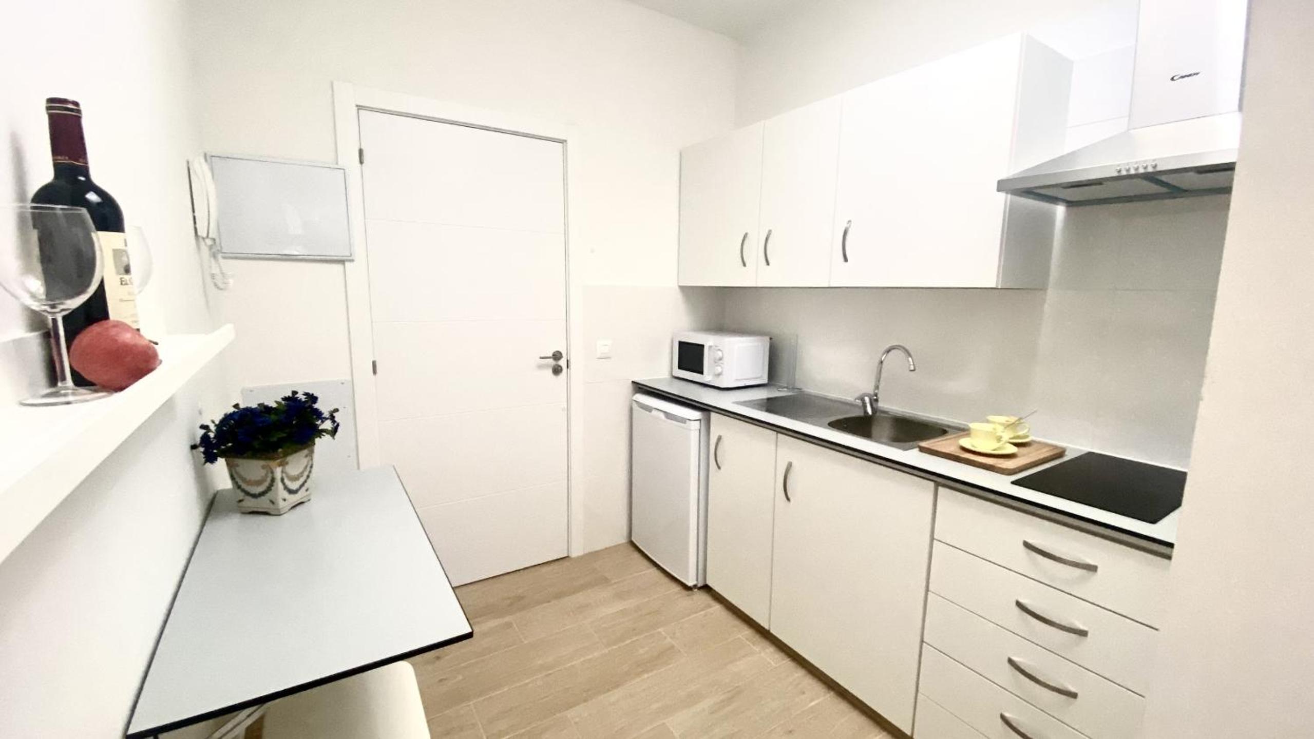 Apartment with Balcony photo 2