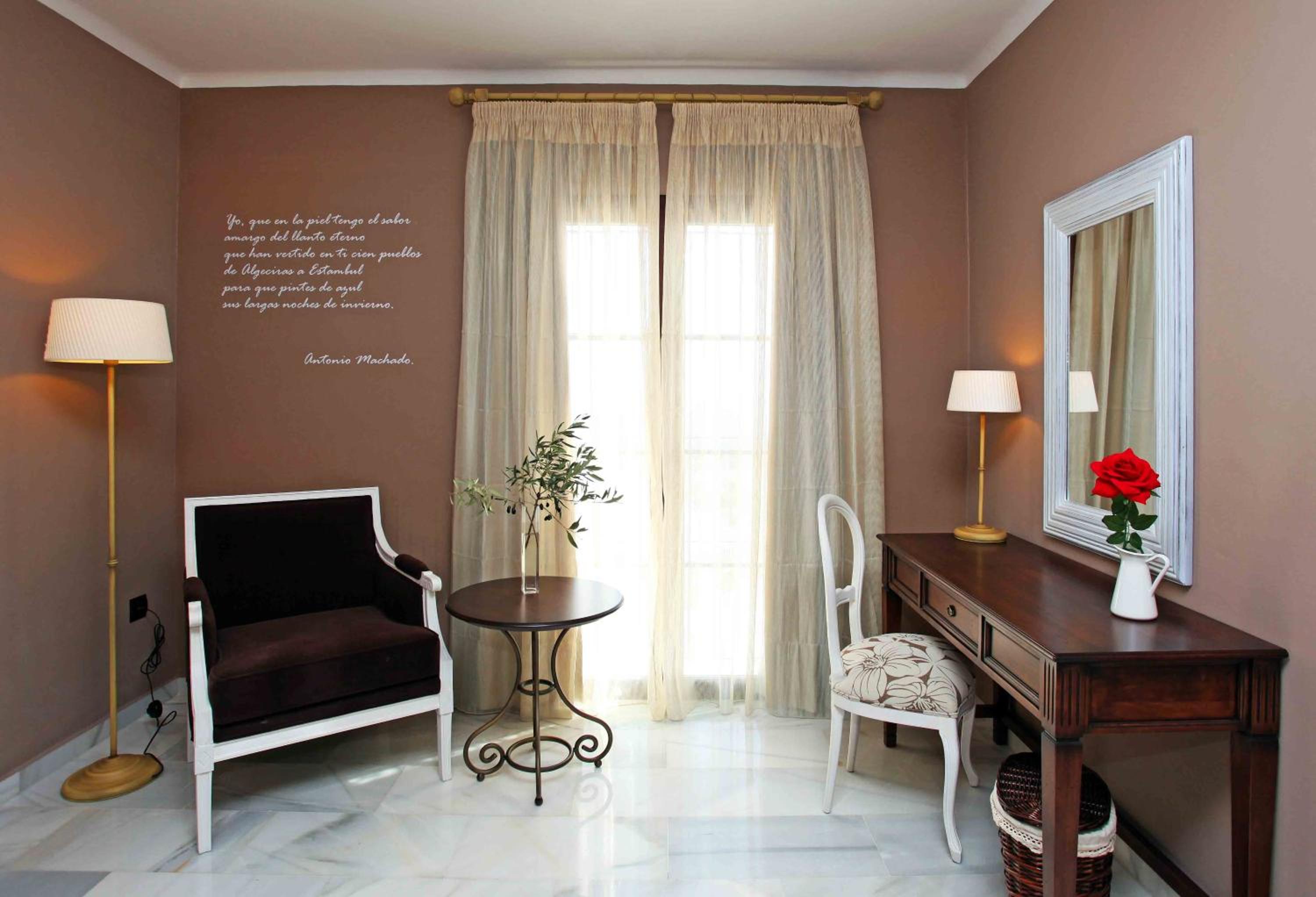 Double or Twin Room with Sea View - Photo 5