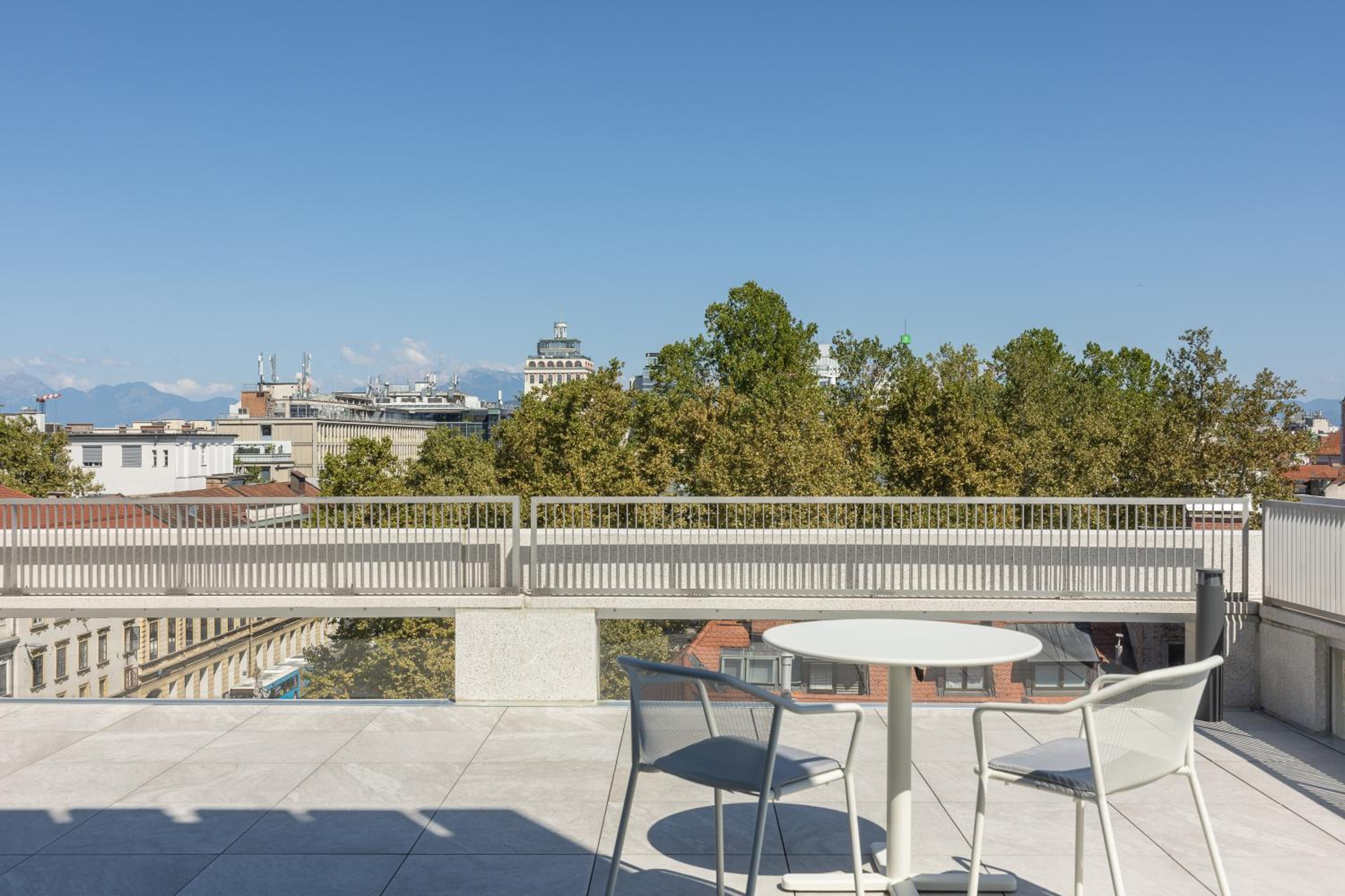 Deluxe King with Terrace