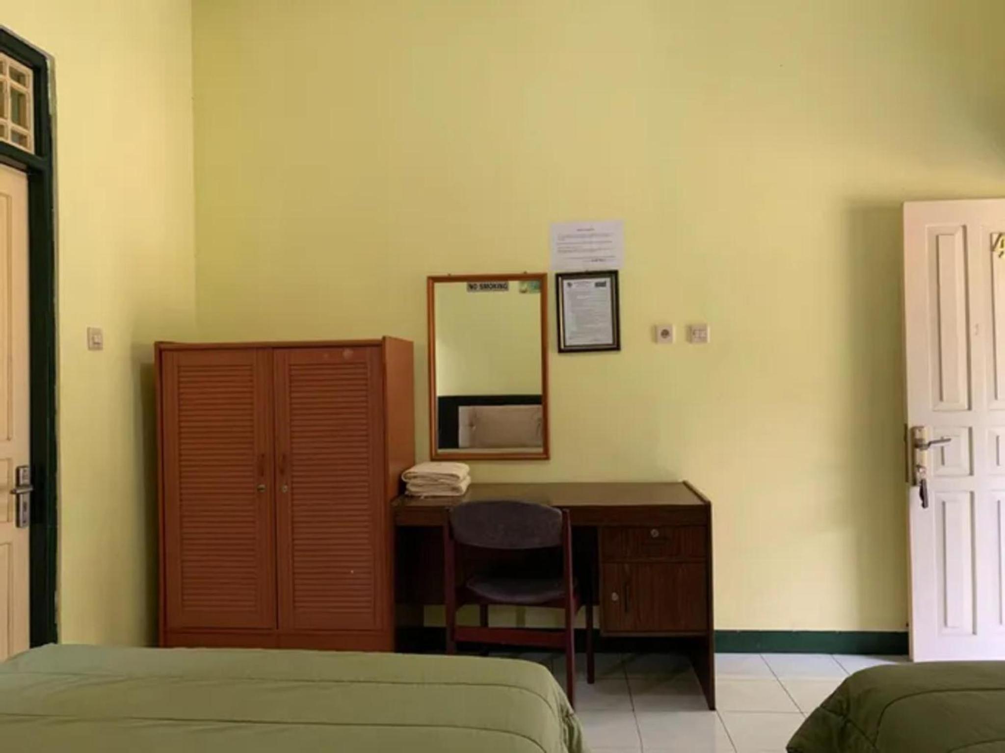 Standard Twin Room - Without Water Heater - Photo 3