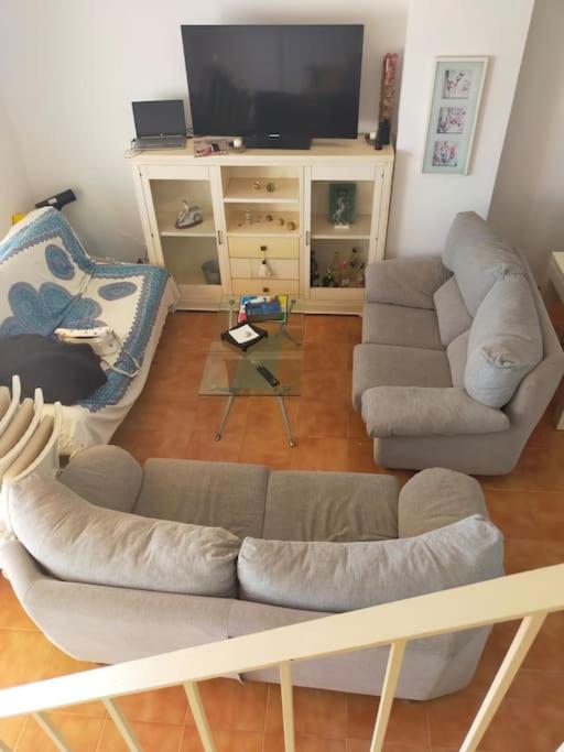 Three-Bedroom House photo 2