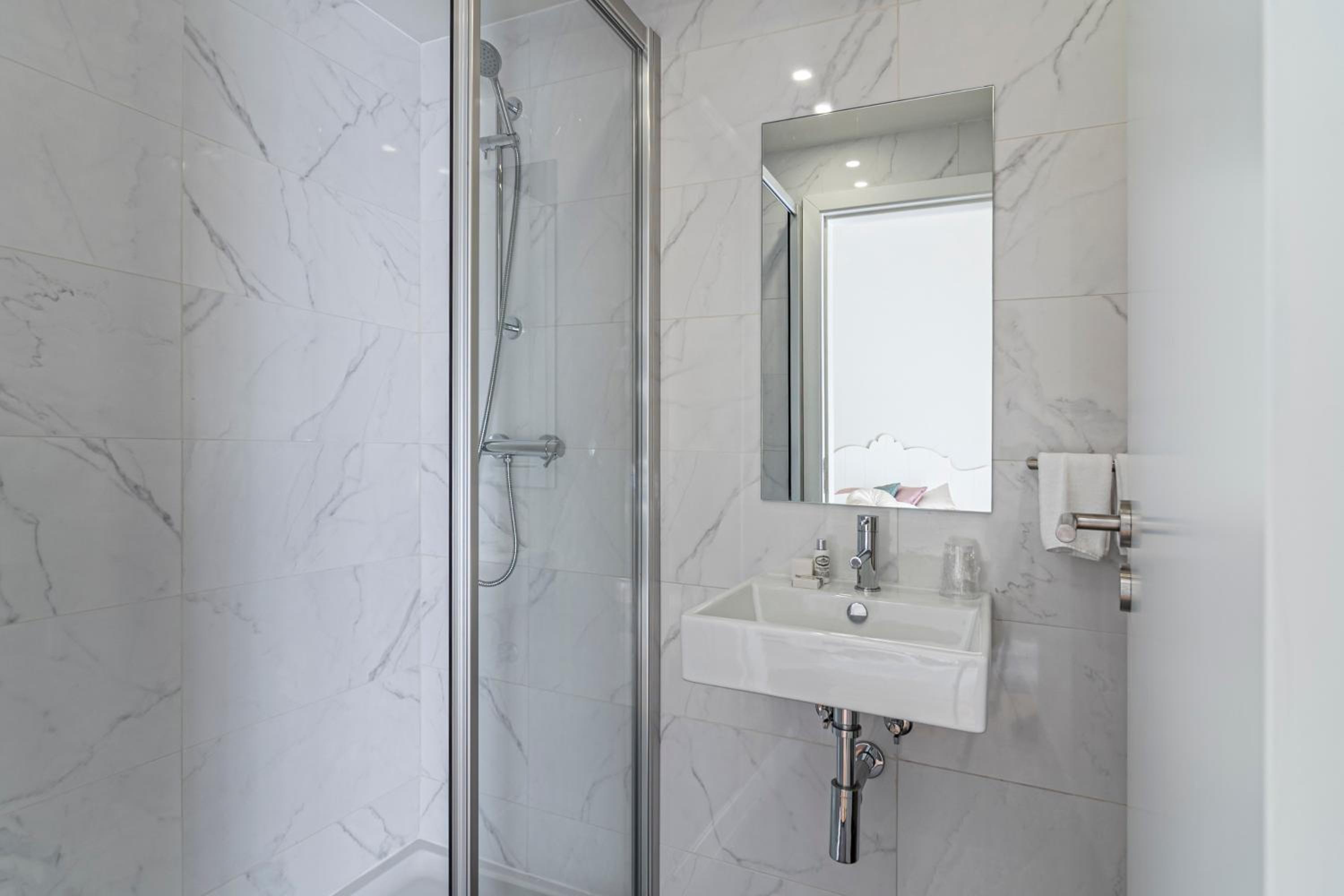 Superior Double or Twin Room - Photo 3