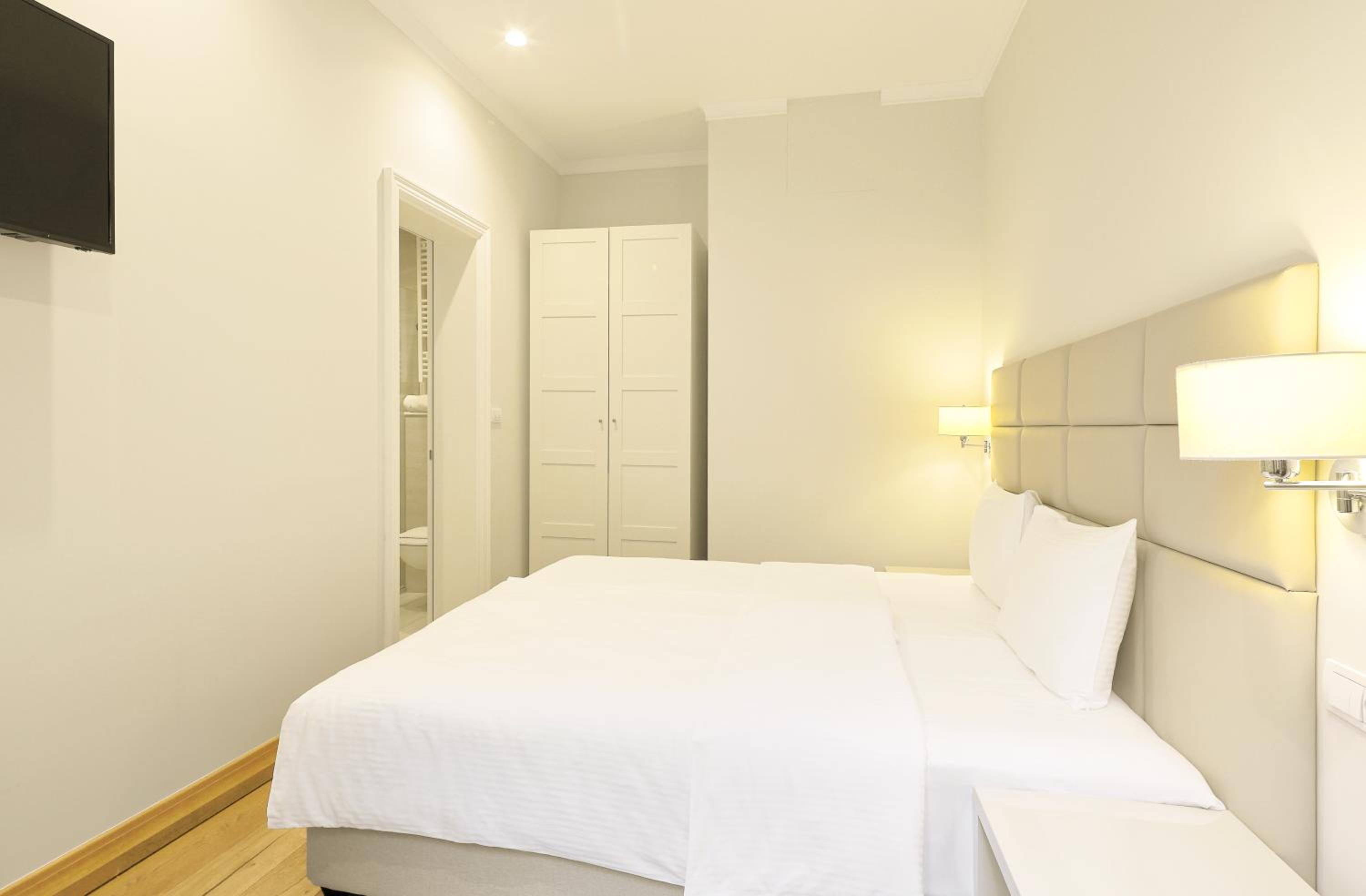 Double or Twin Room - Photo 1
