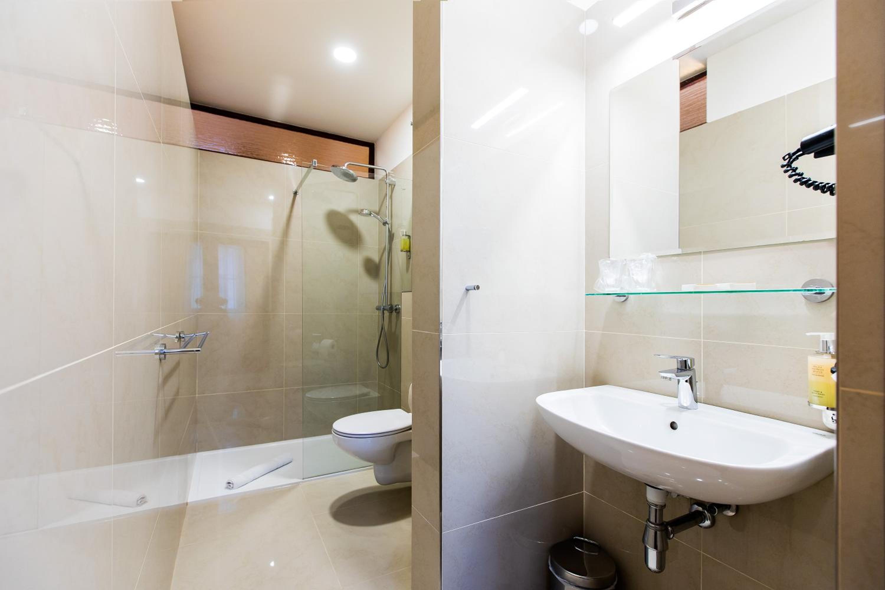 Comfort Double Room - Photo 7