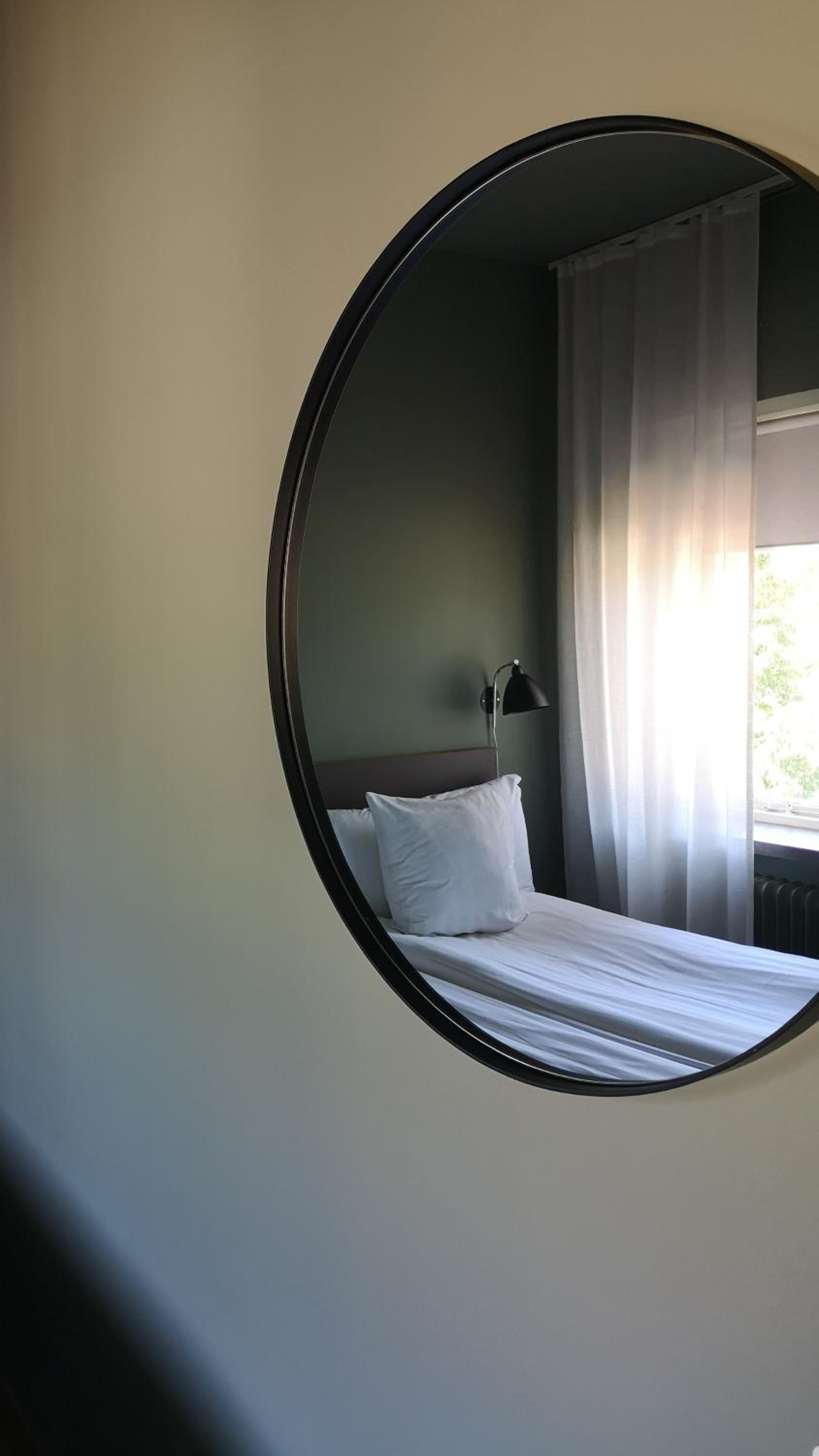 Small Double Room - Photo 5