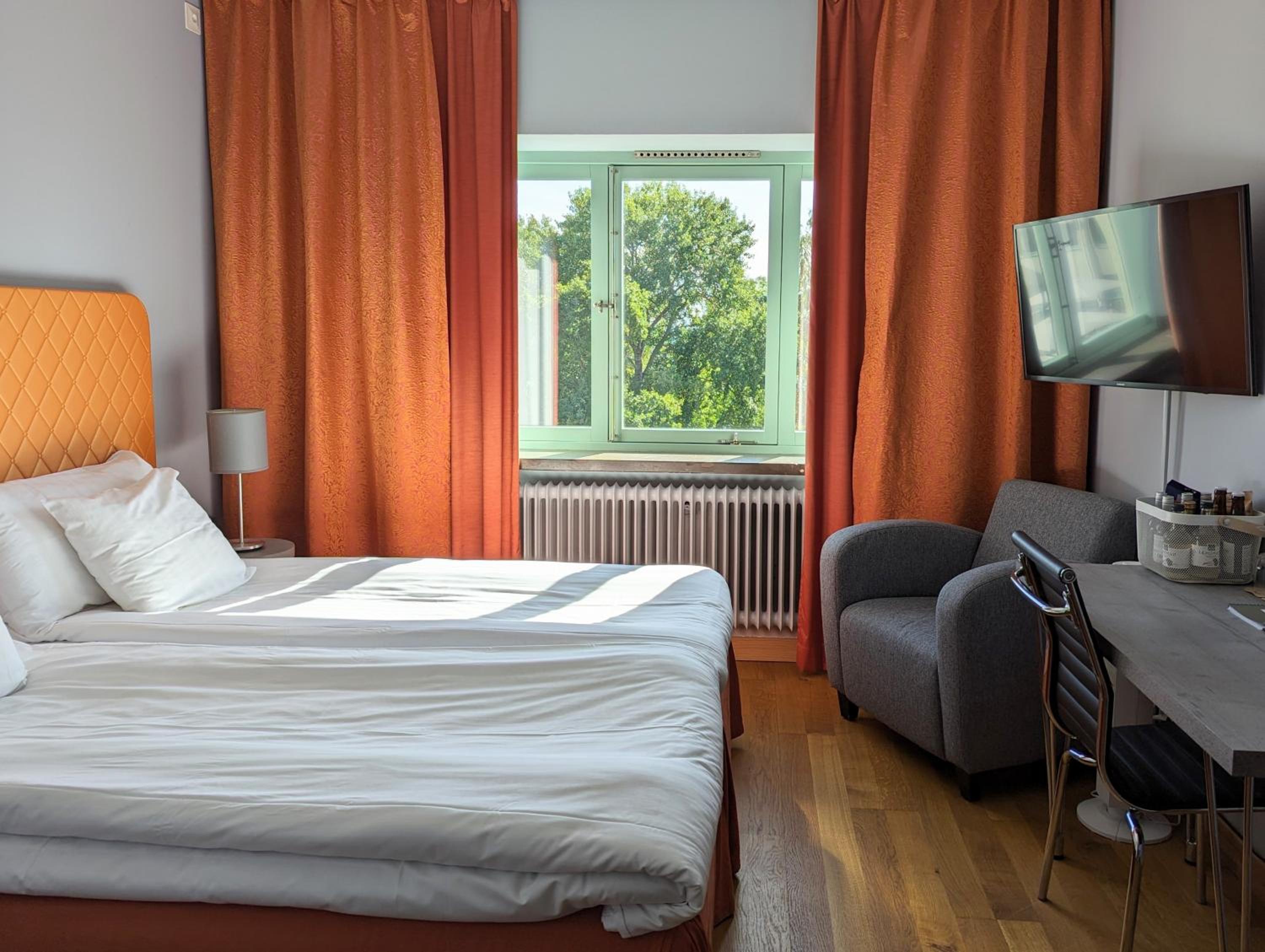 Double or Twin Room - Photo 1