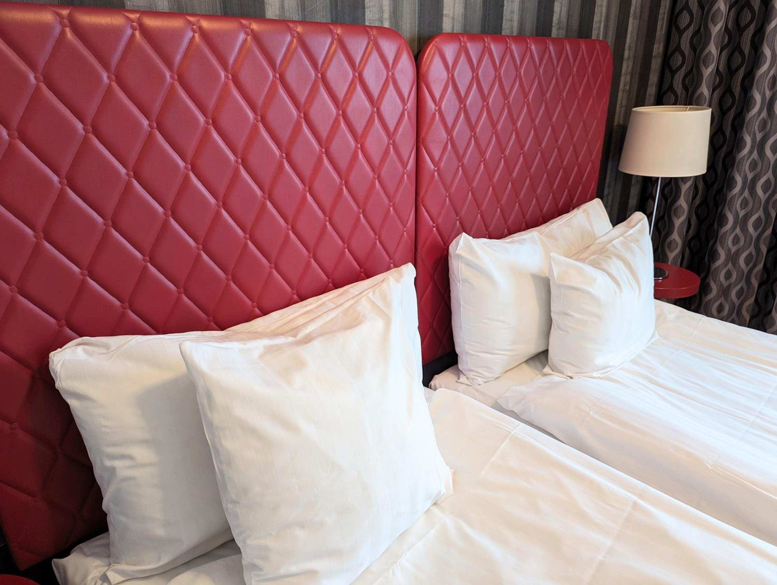 Double or Twin Room - Photo 8
