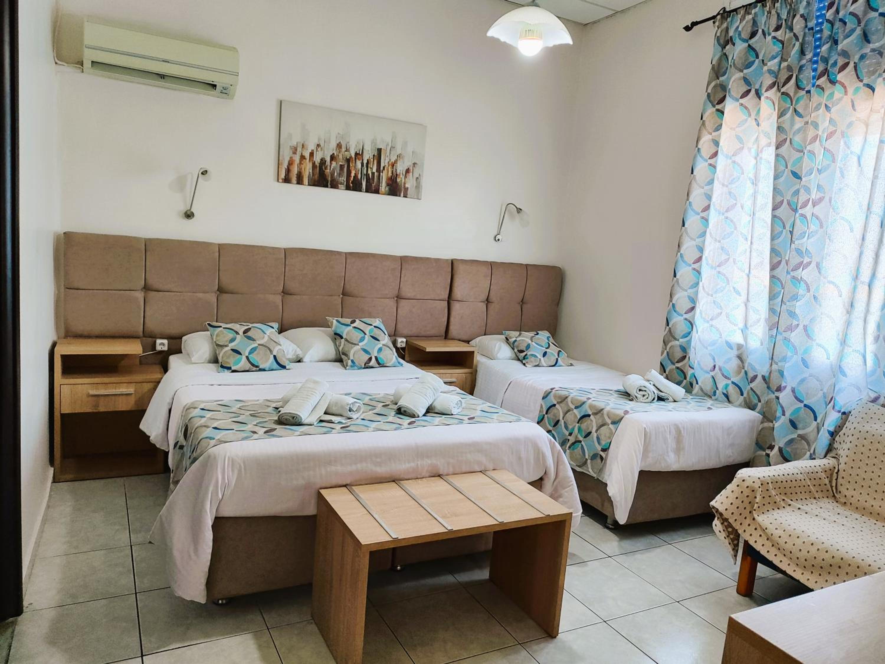 Standard Triple Room with Sea View - Photo 7