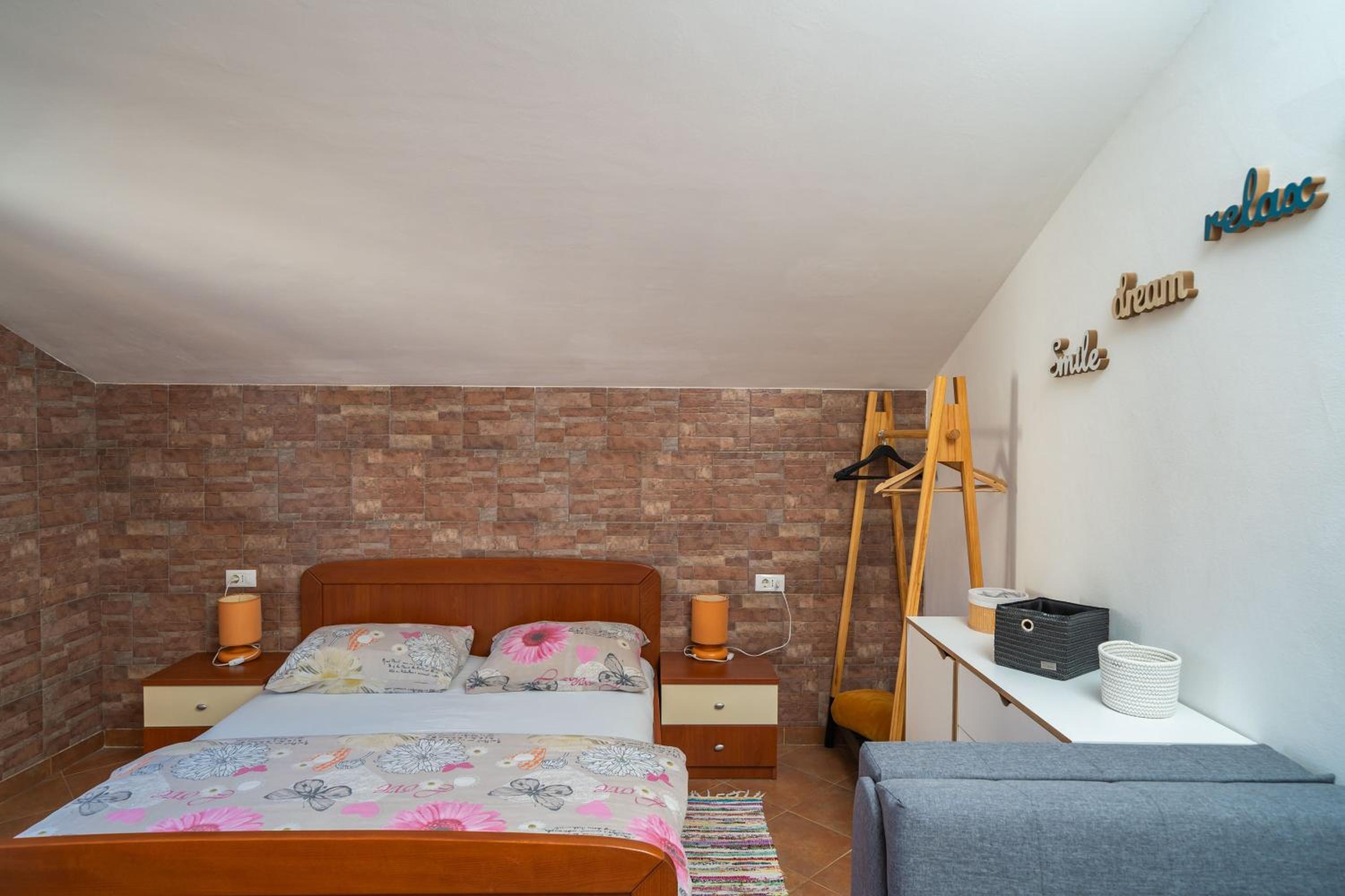 Studio Apartment with Balcony and Garden View