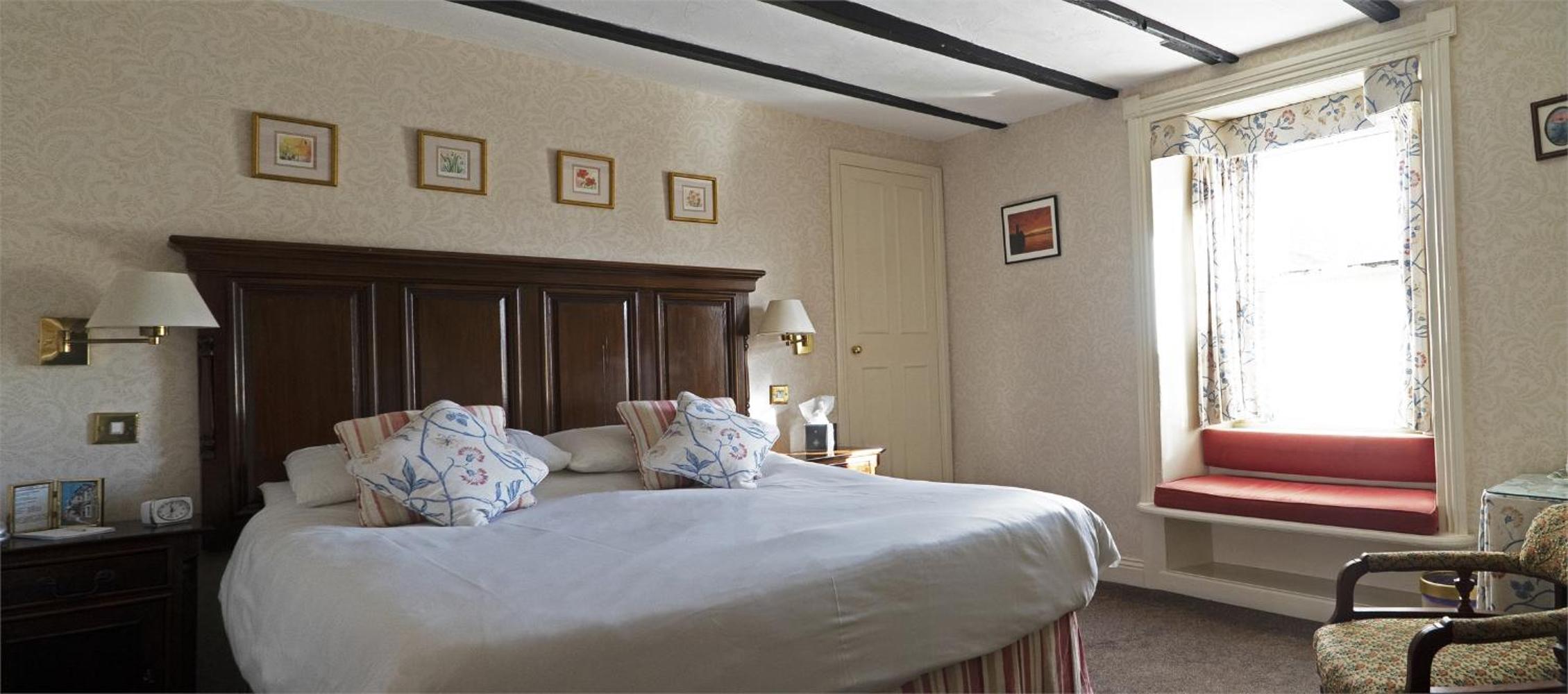Large Double with Ensuite  photo 1