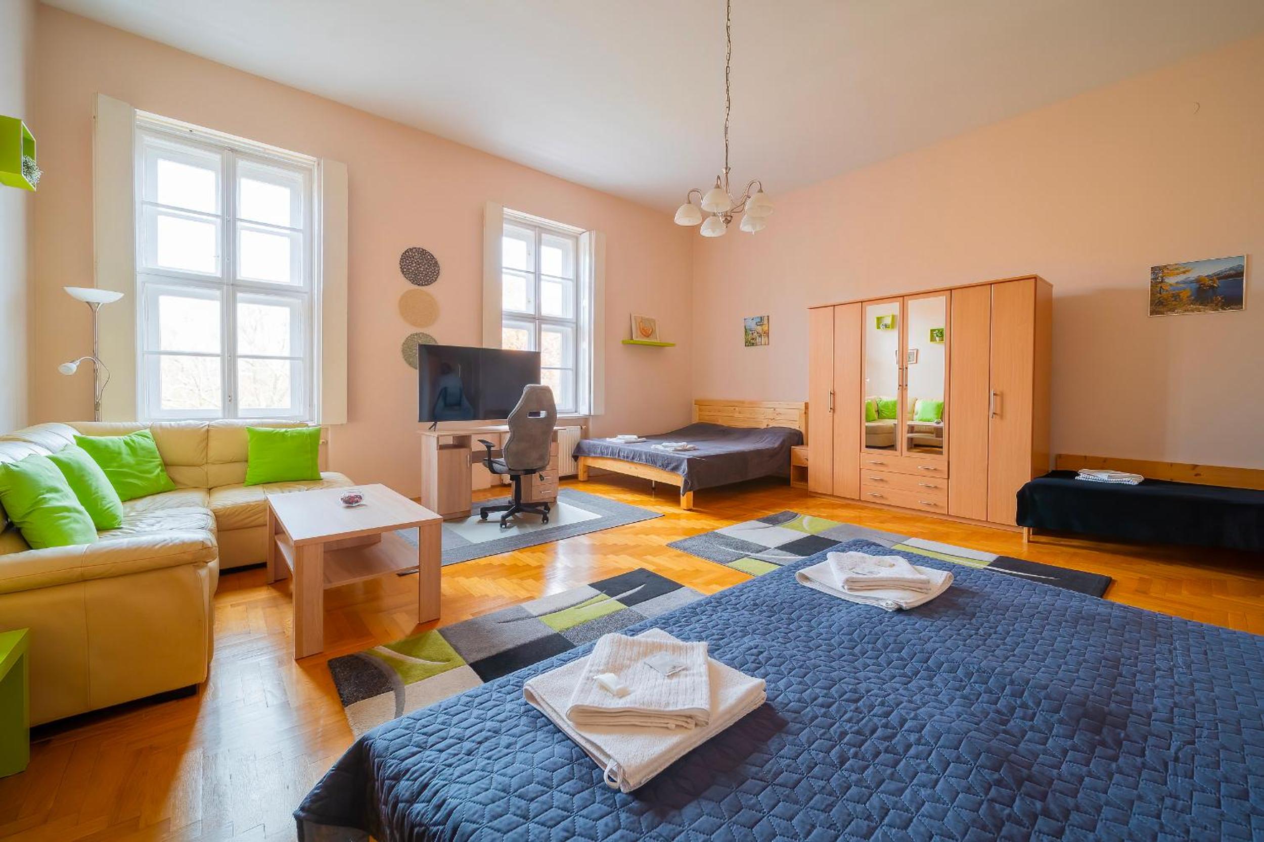 Family Room - Photo 13