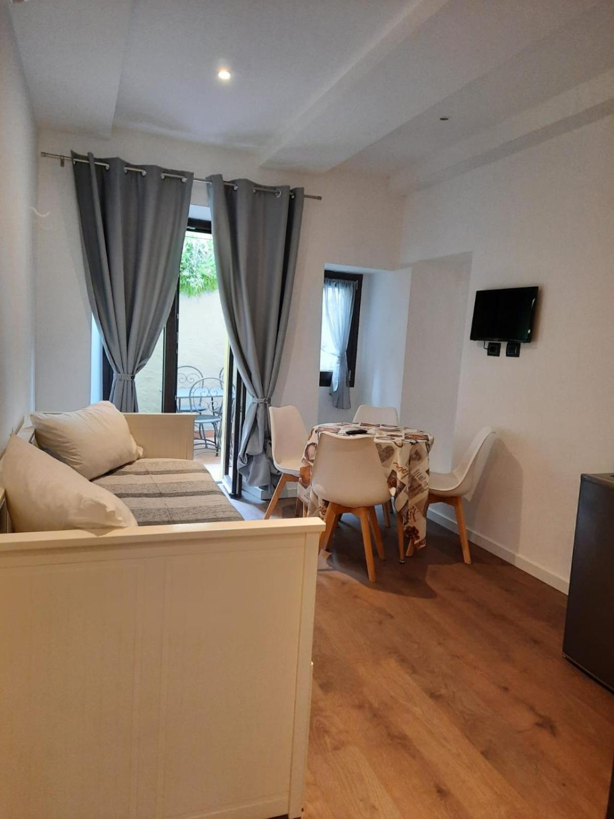 Two-Bedroom House photo 1
