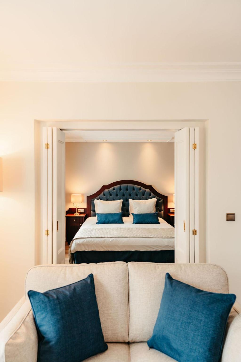 Executive Family Suite - Photo 1