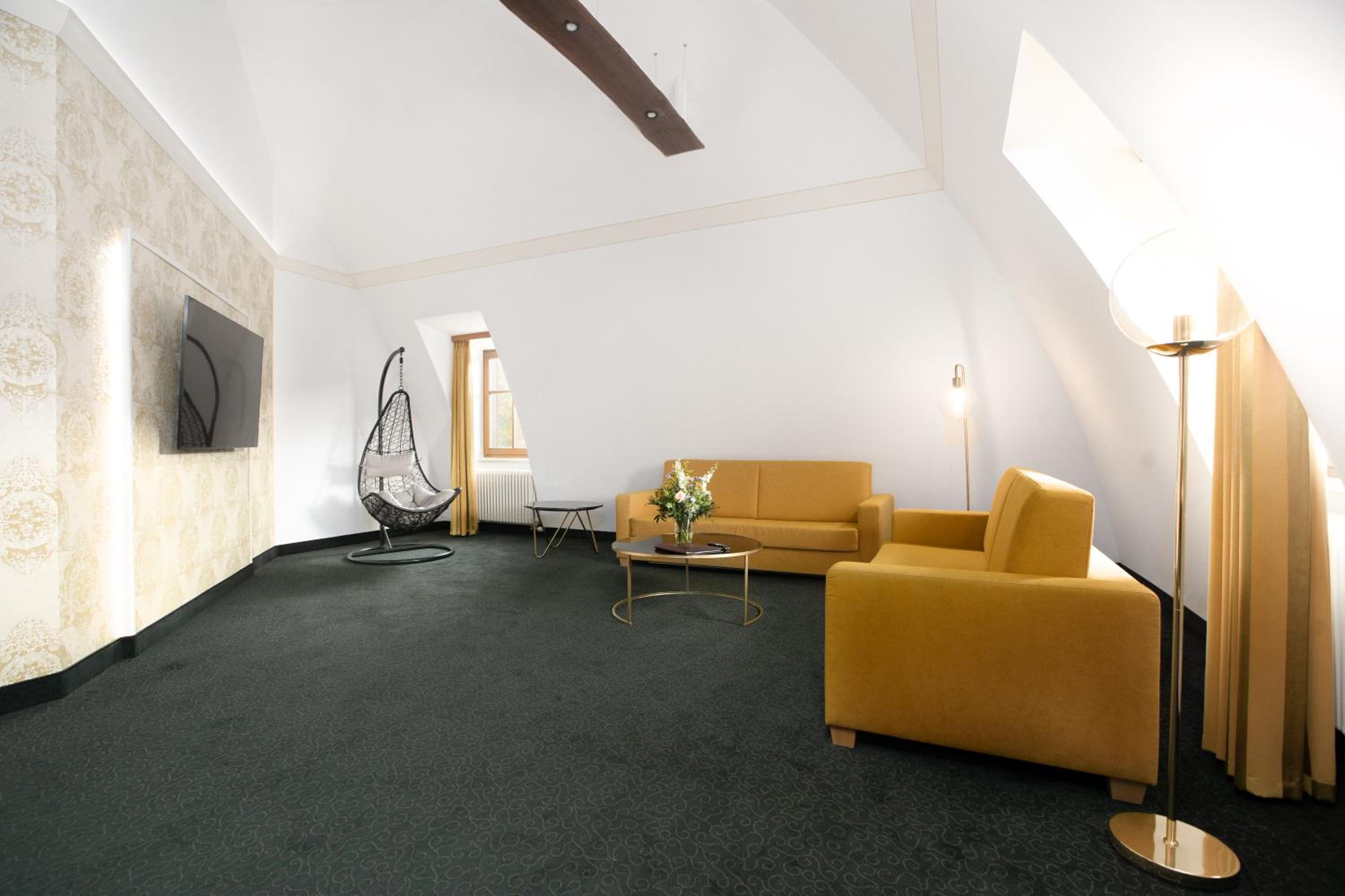 Deluxe Suite with Spa Bath photo 2