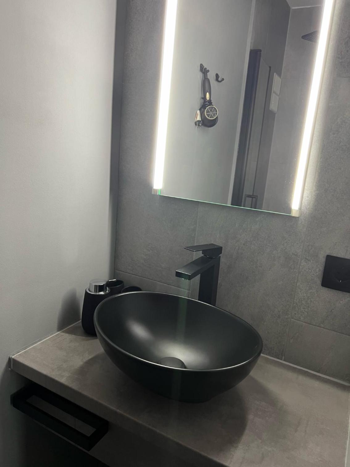 Double Room with Private Bathroom - Photo 3