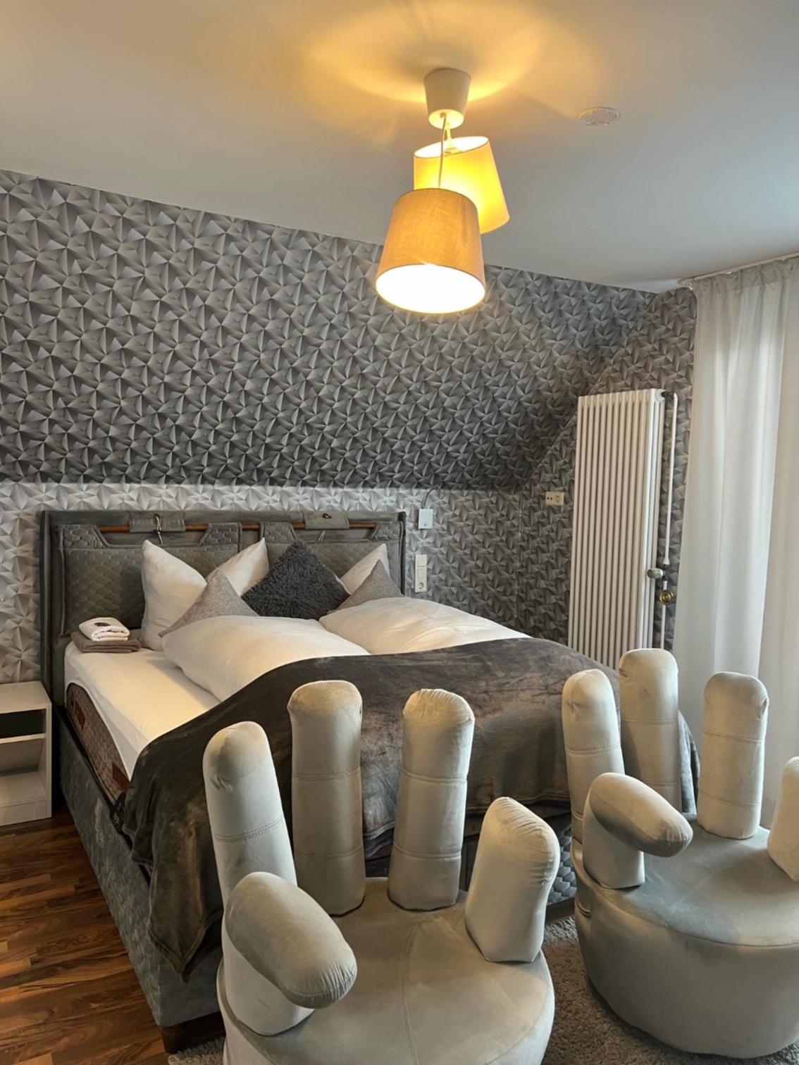 Double Room with Private Bathroom - Photo 2