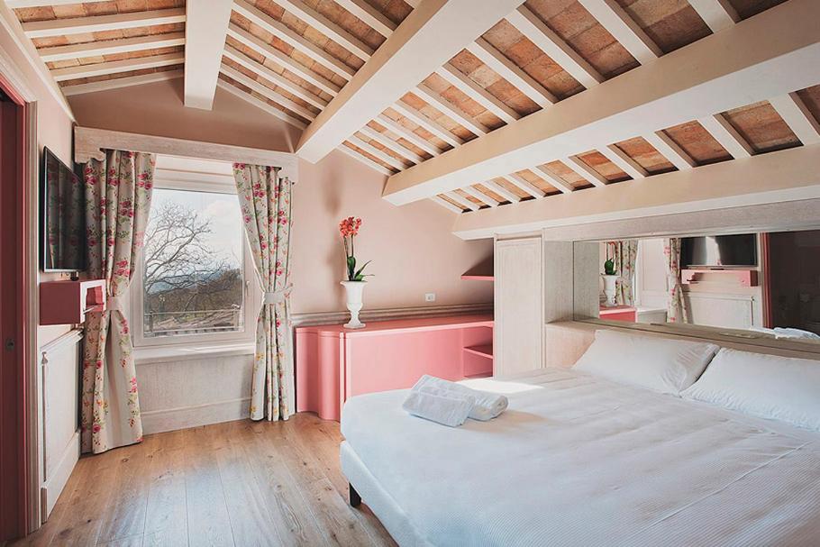 Deluxe Double or Twin Room with Garden View photo 2