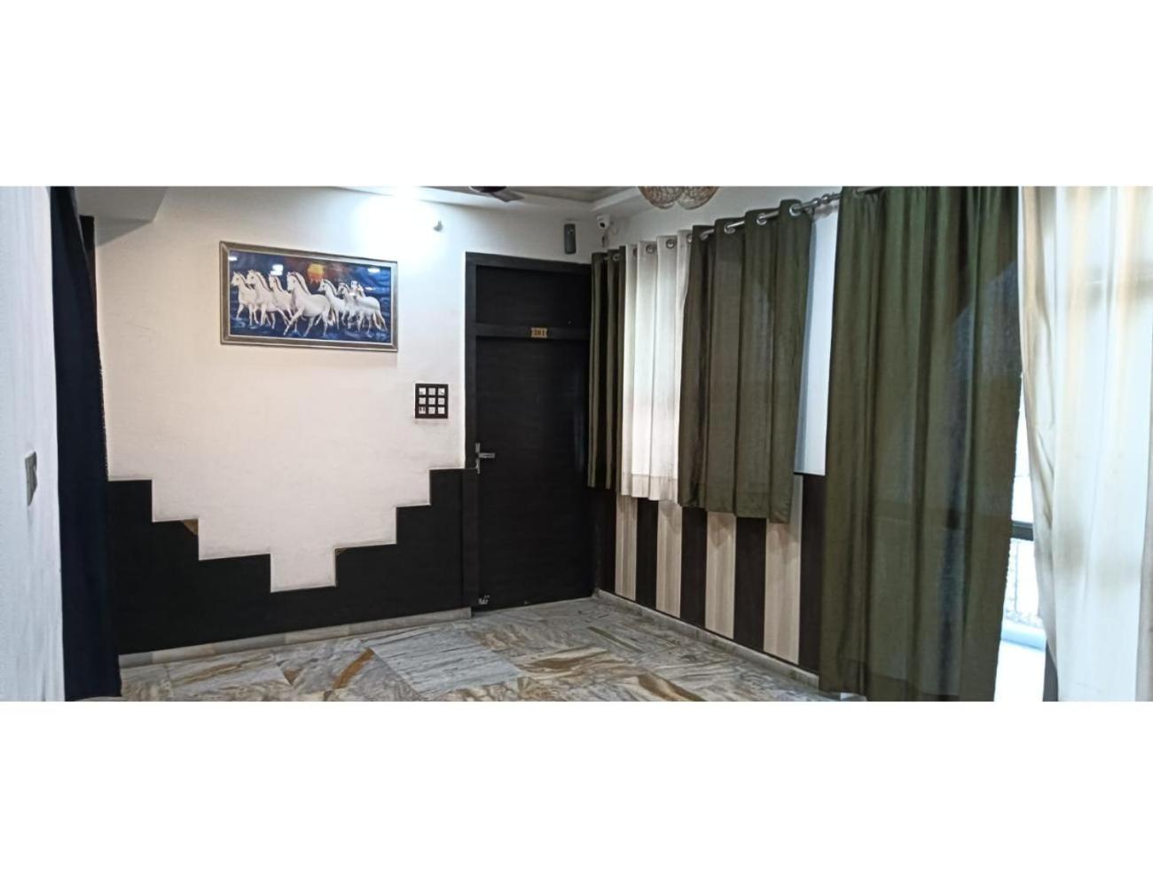 Deluxe King Room photo 3