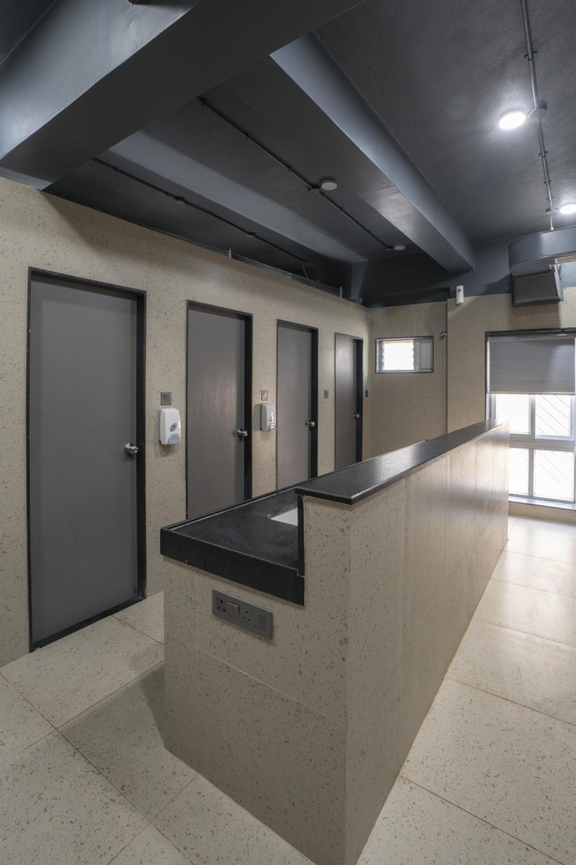 8-Bed Male Dormitory Room photo 2