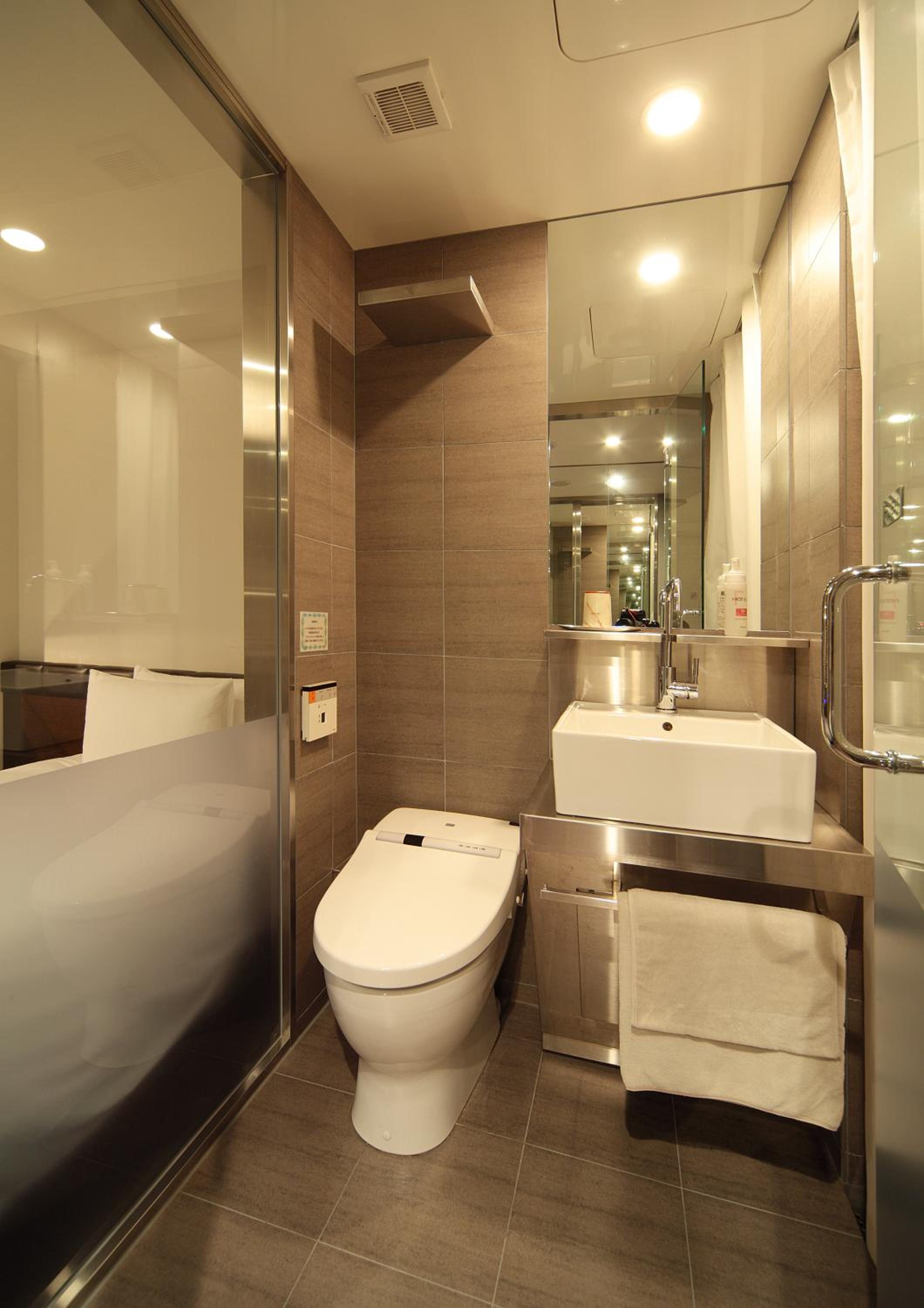 Single Room - Smoking photo 2