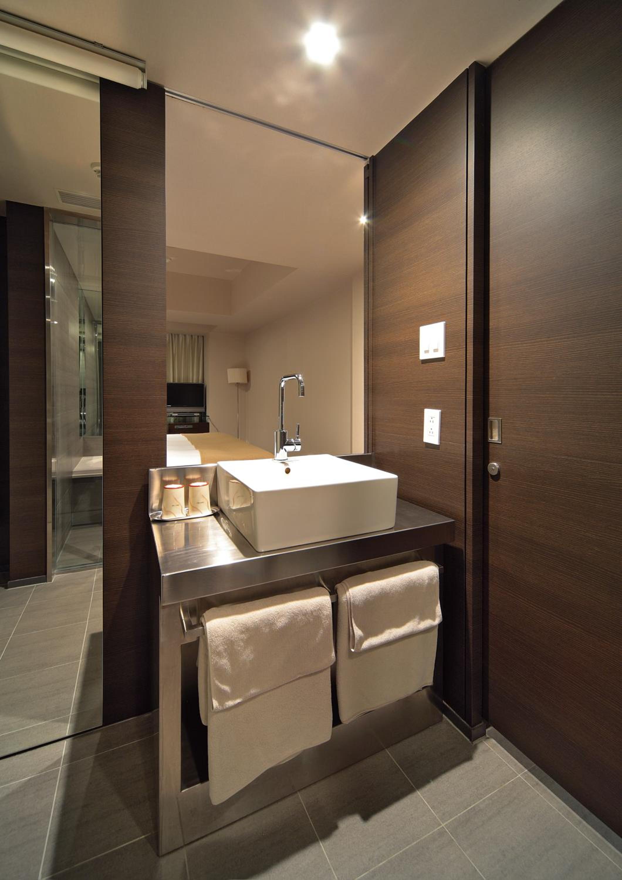 Premier Double Room - Smoking photo 3