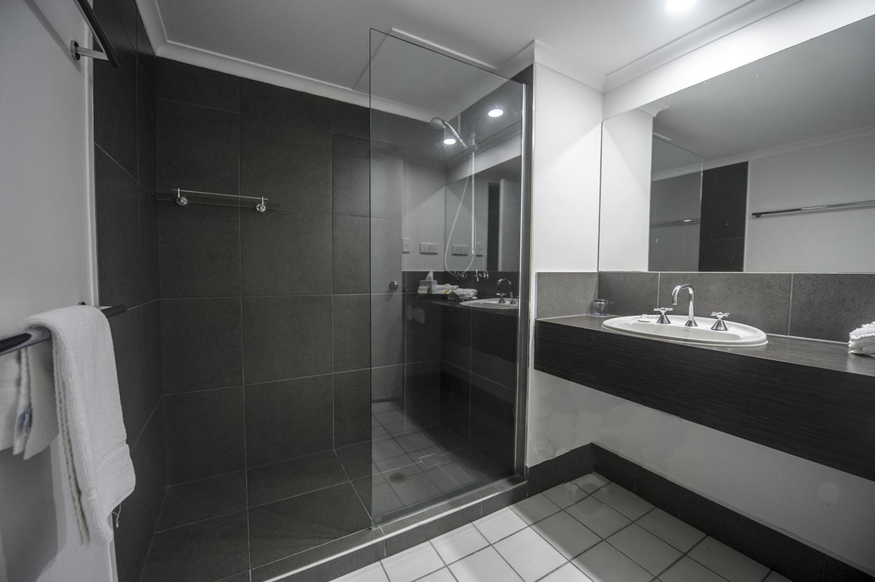 Queen Room - Beachfront photo 3