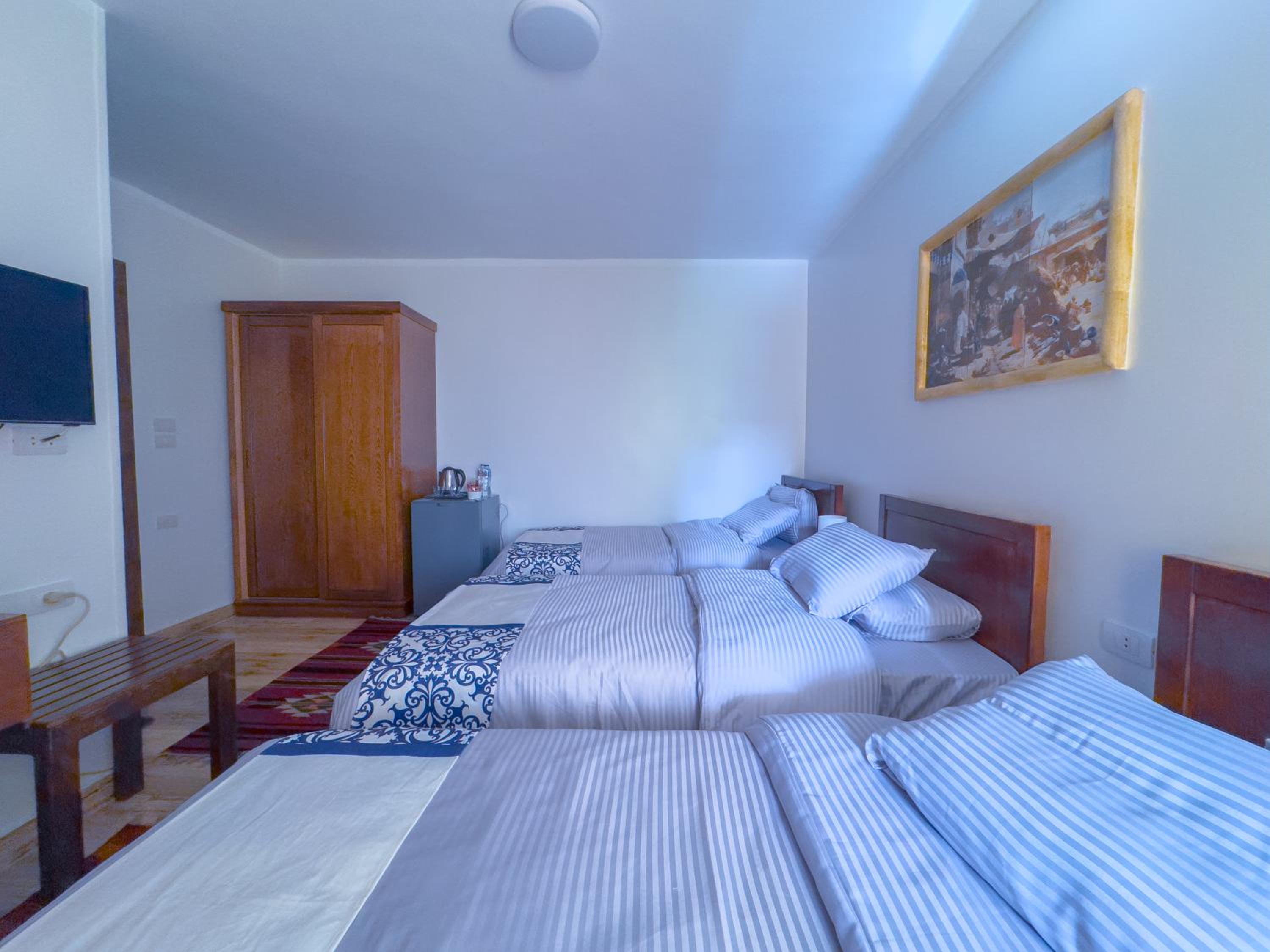 Premium Quadruple Room thumbnail 6