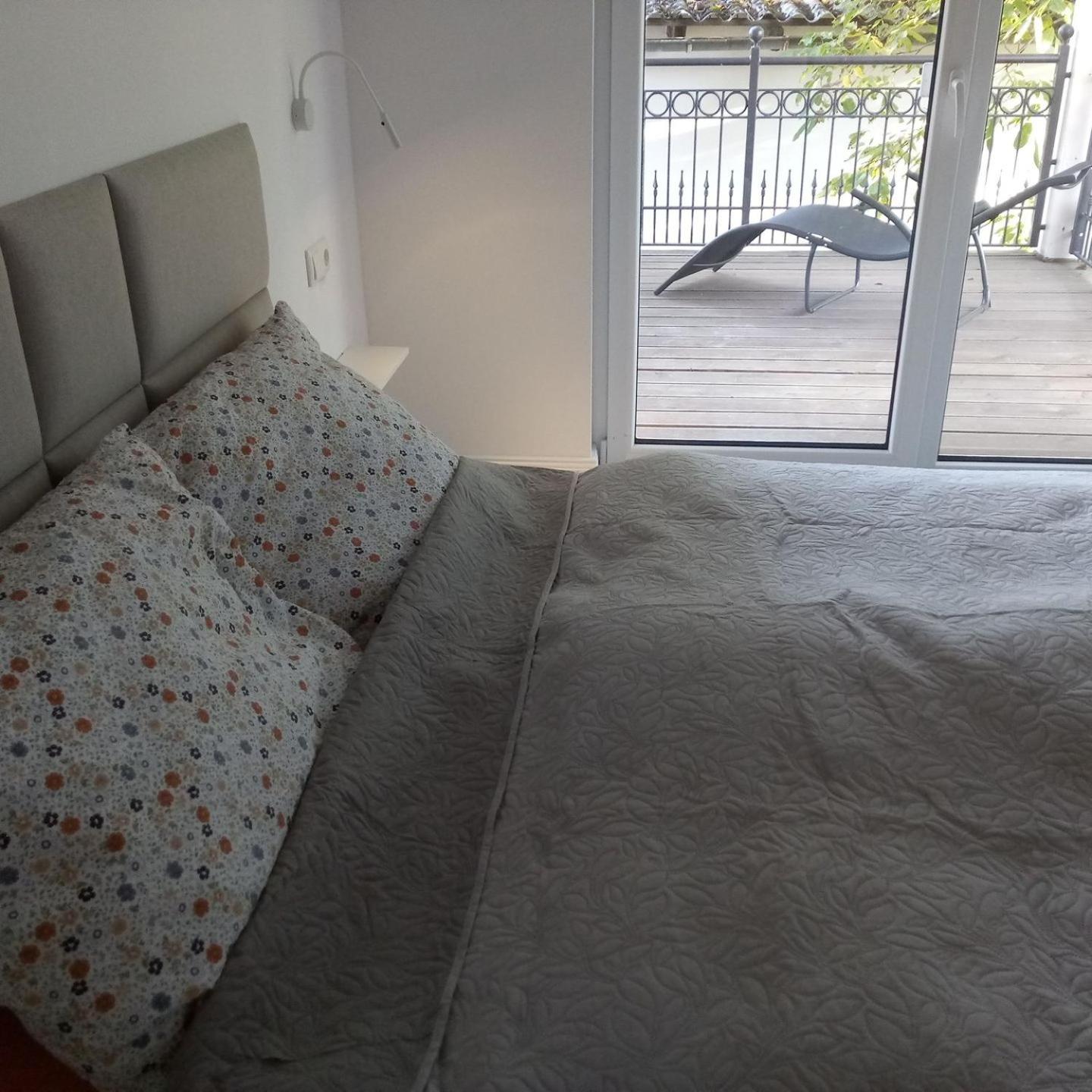 One-Bedroom Apartment with Balcony photo 3