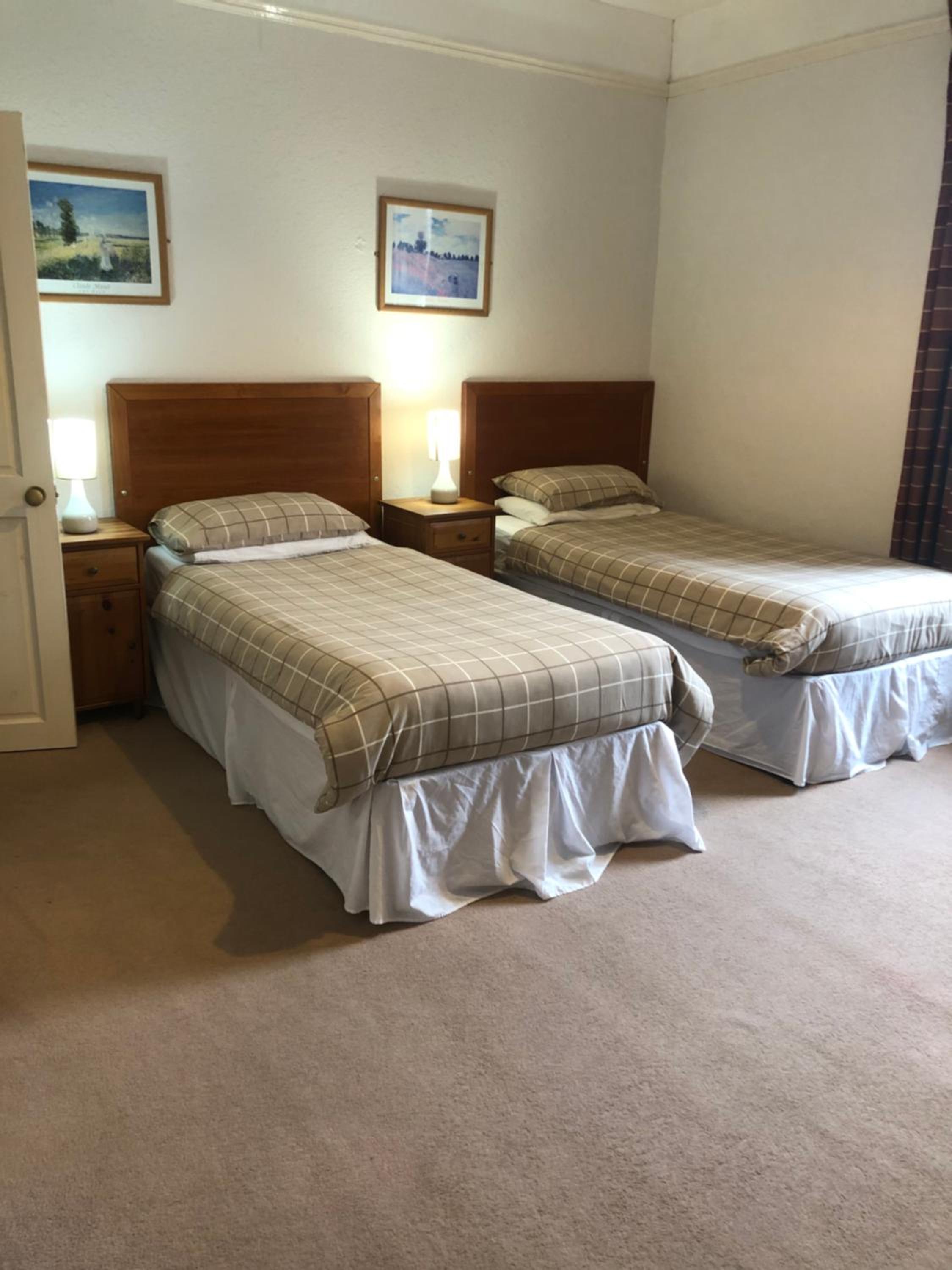 Twin Room - Photo 5