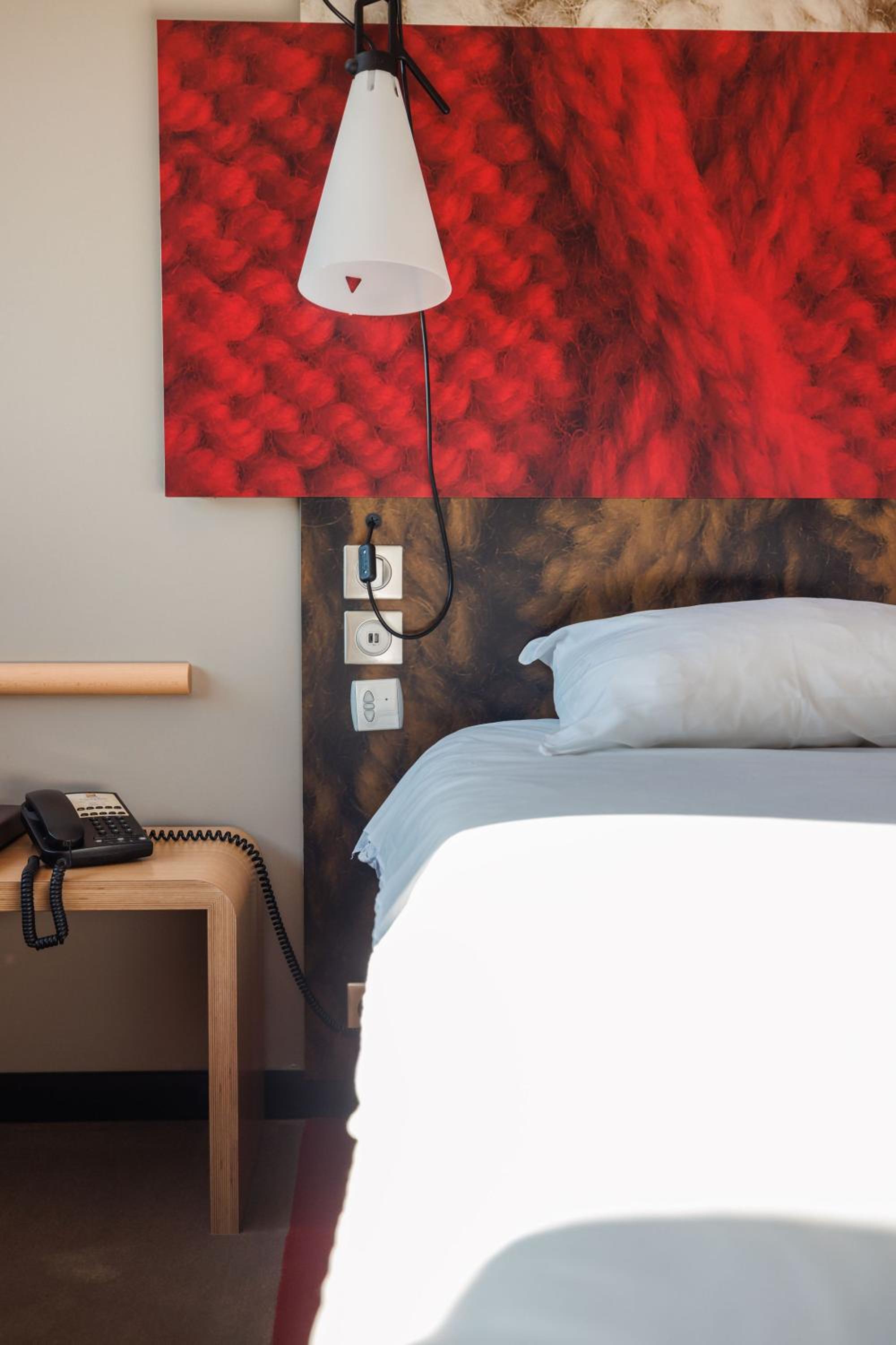 Standard Double Room - Photo 9
