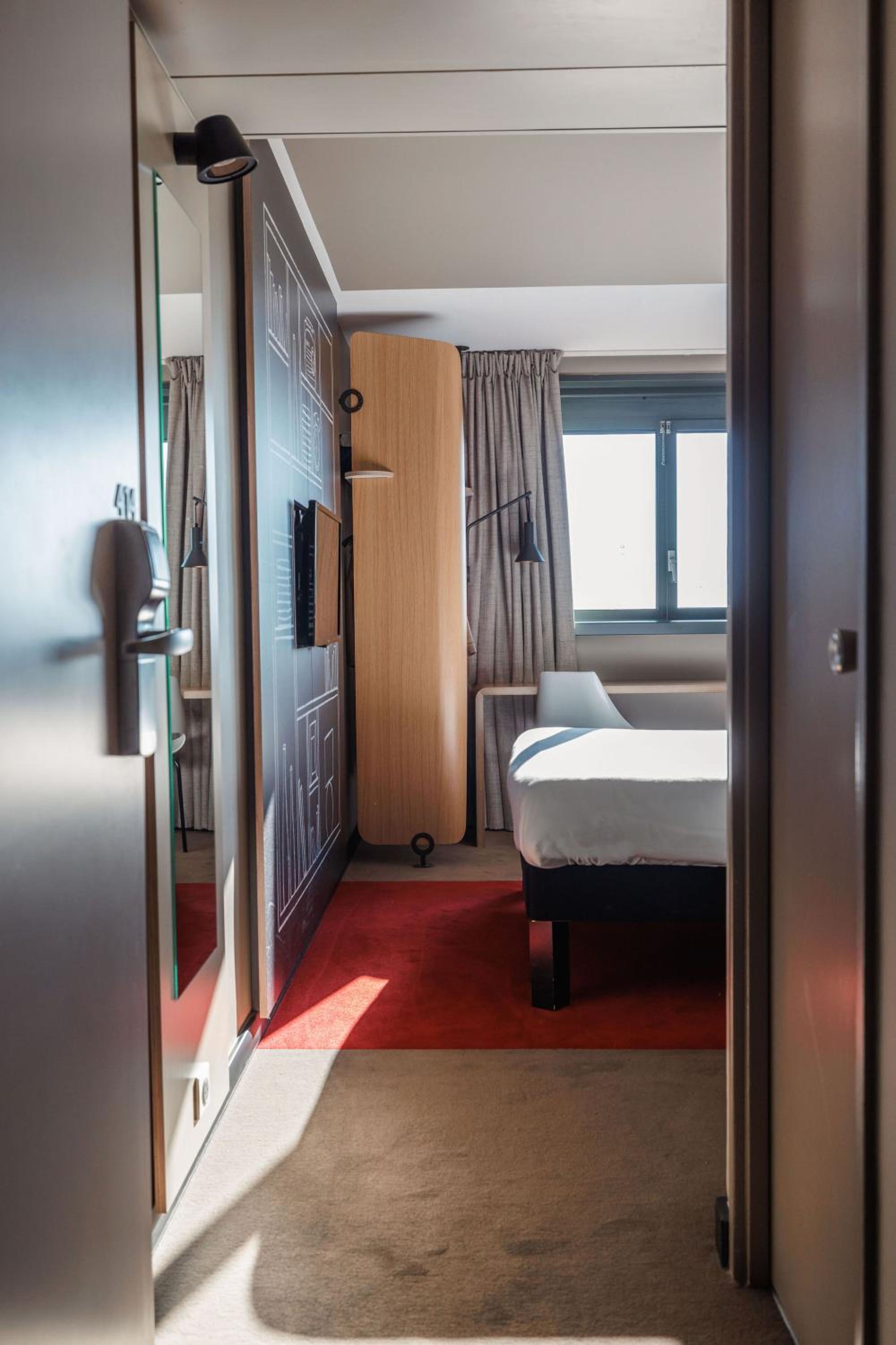 Standard Double Room - Photo 5