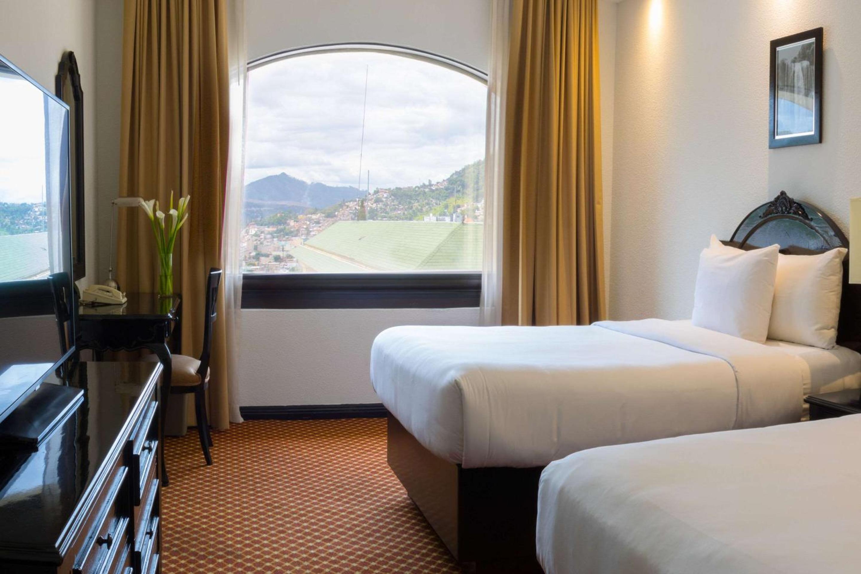 Business Double Room - Photo 4