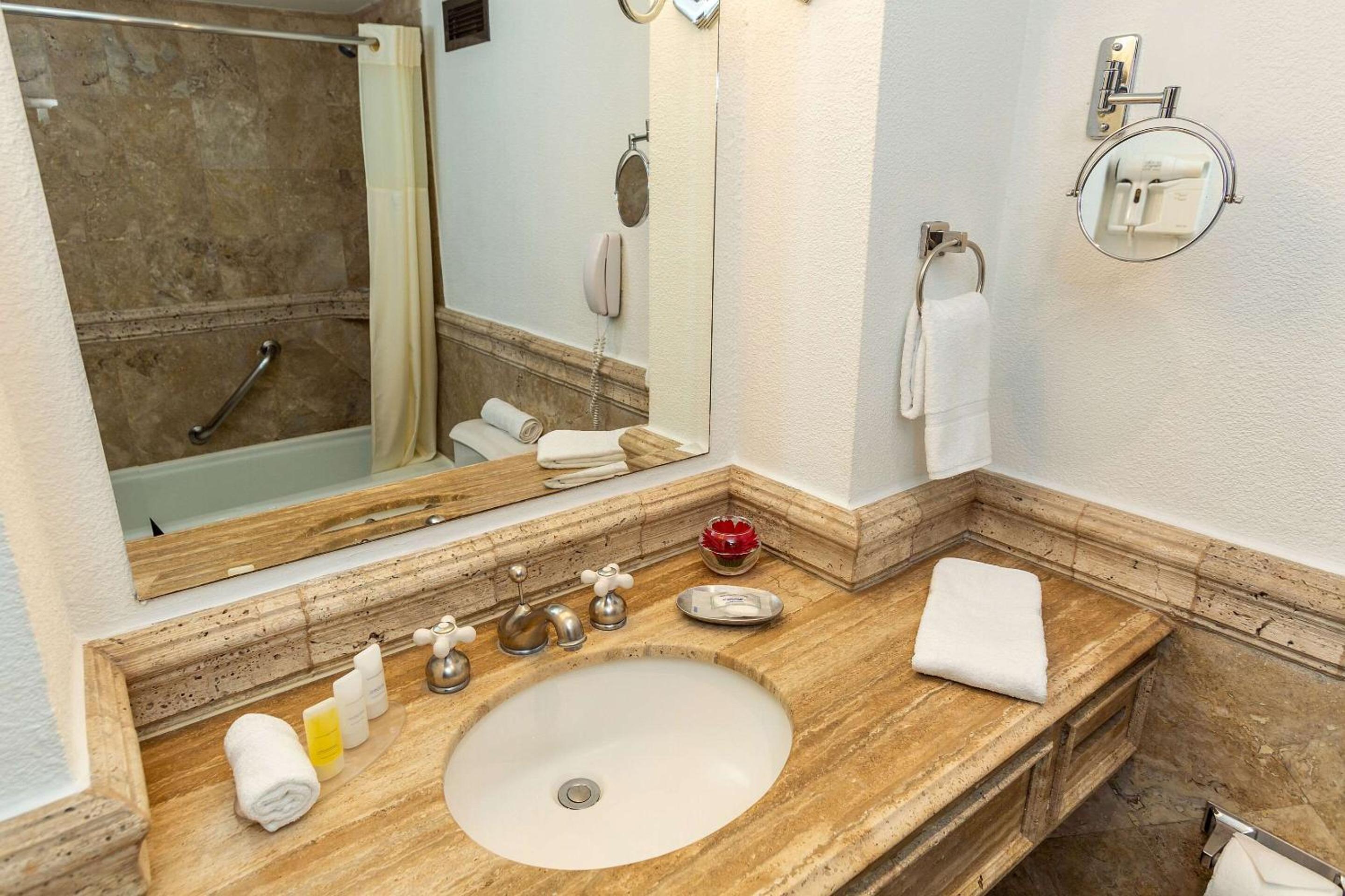 Business Double Room - Photo 3