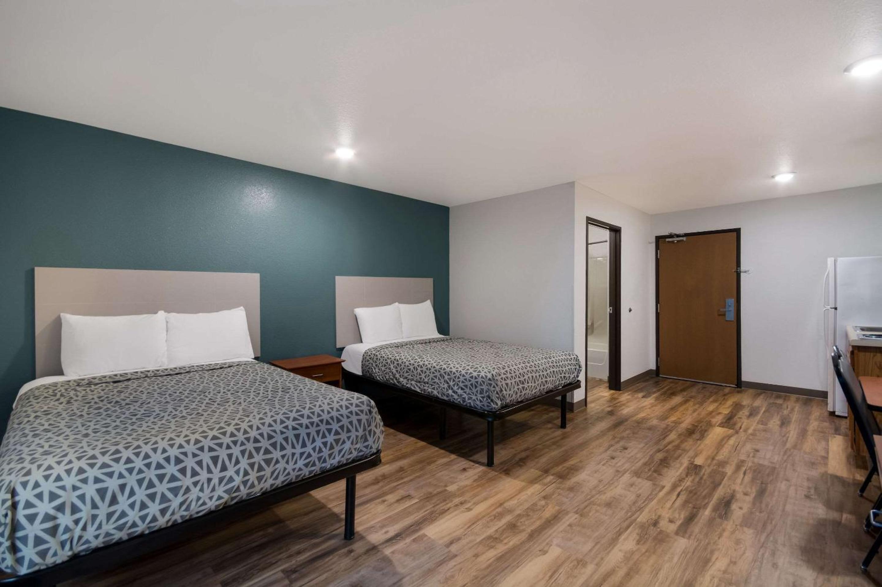Double Room with Two Double Beds - Non-Smoking photo 3