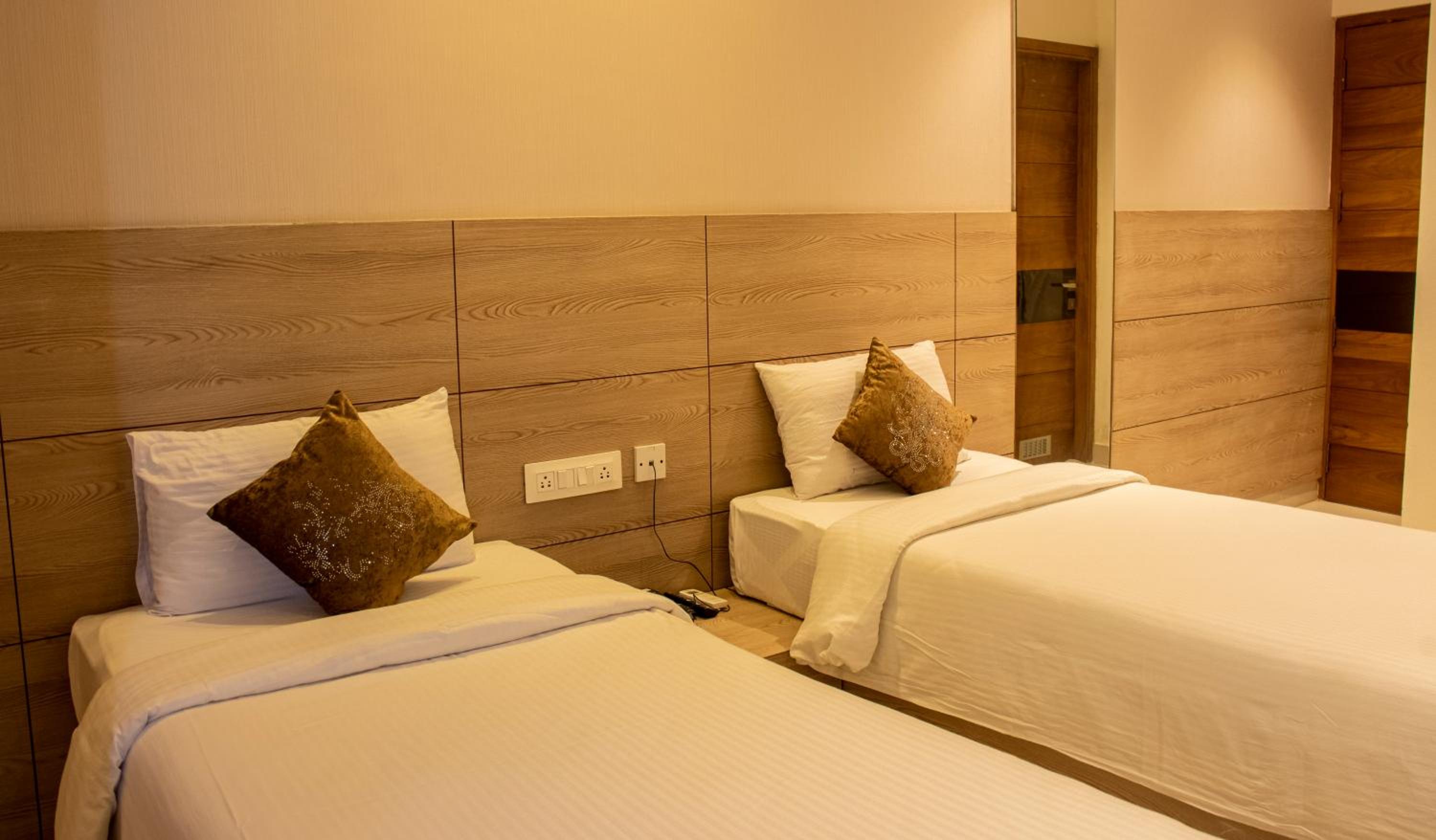 Executive Room - Photo 6