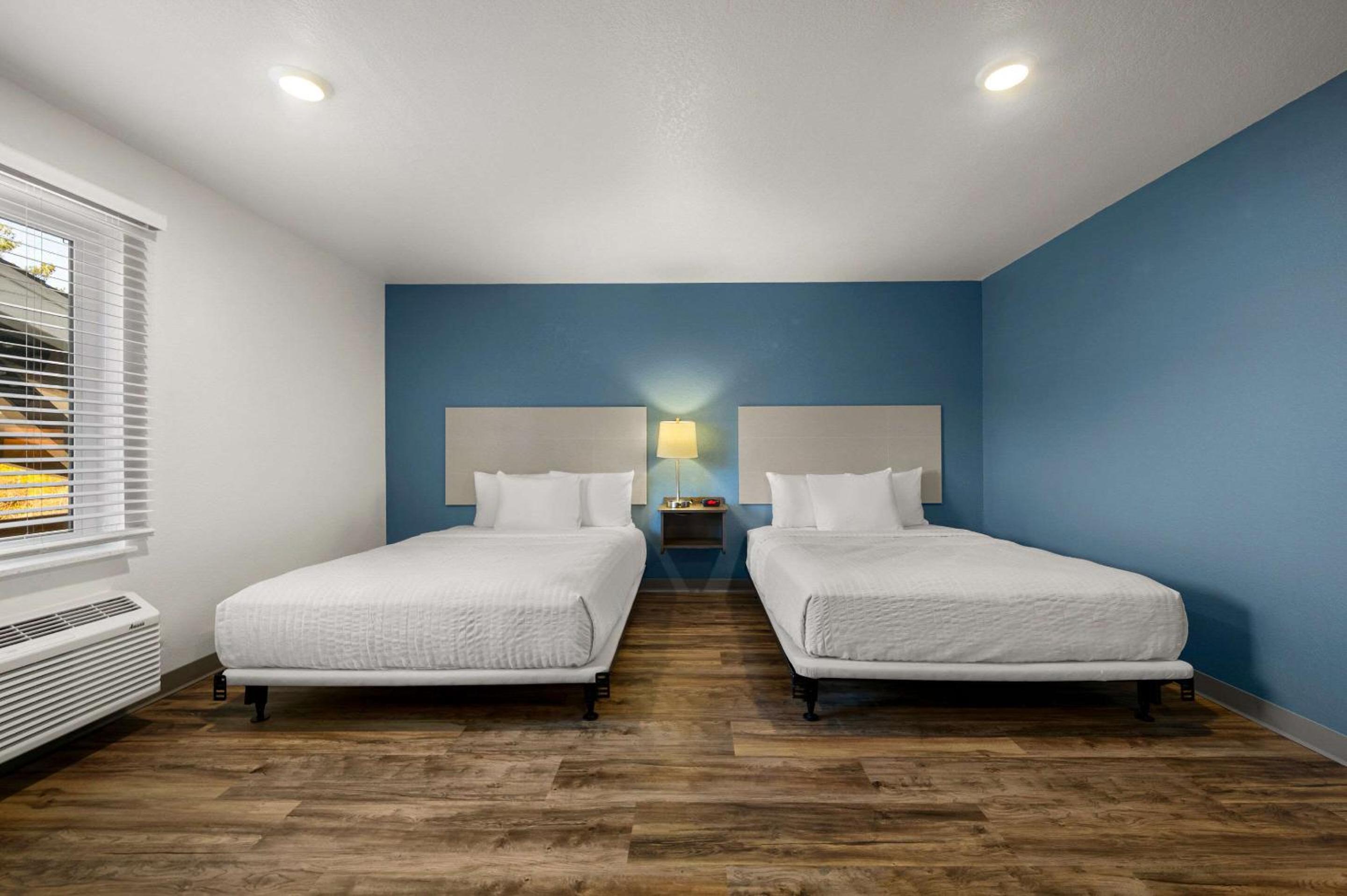 Queen Suite with Two Queen Beds - Disability Access/Non-smoking - Photo 1