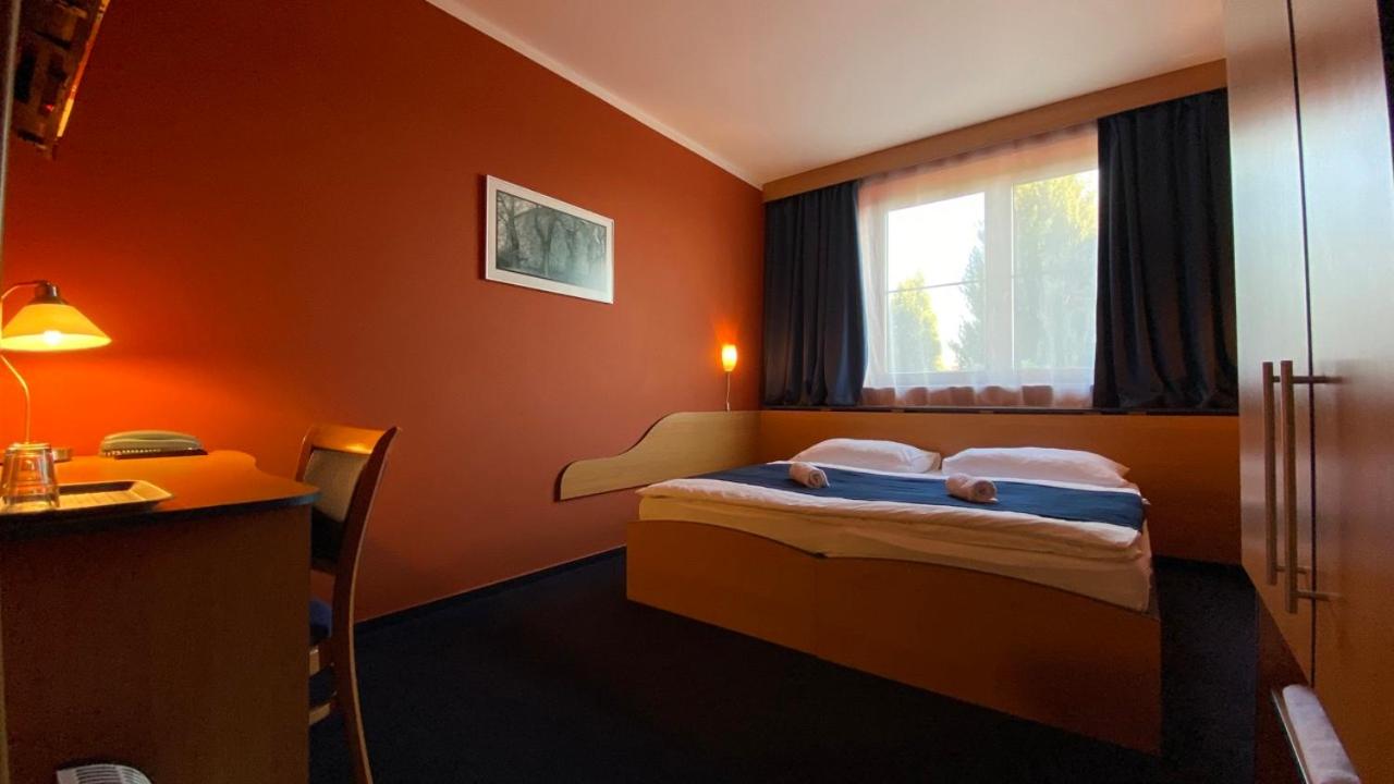 Standard Double or Twin Room - Photo 1