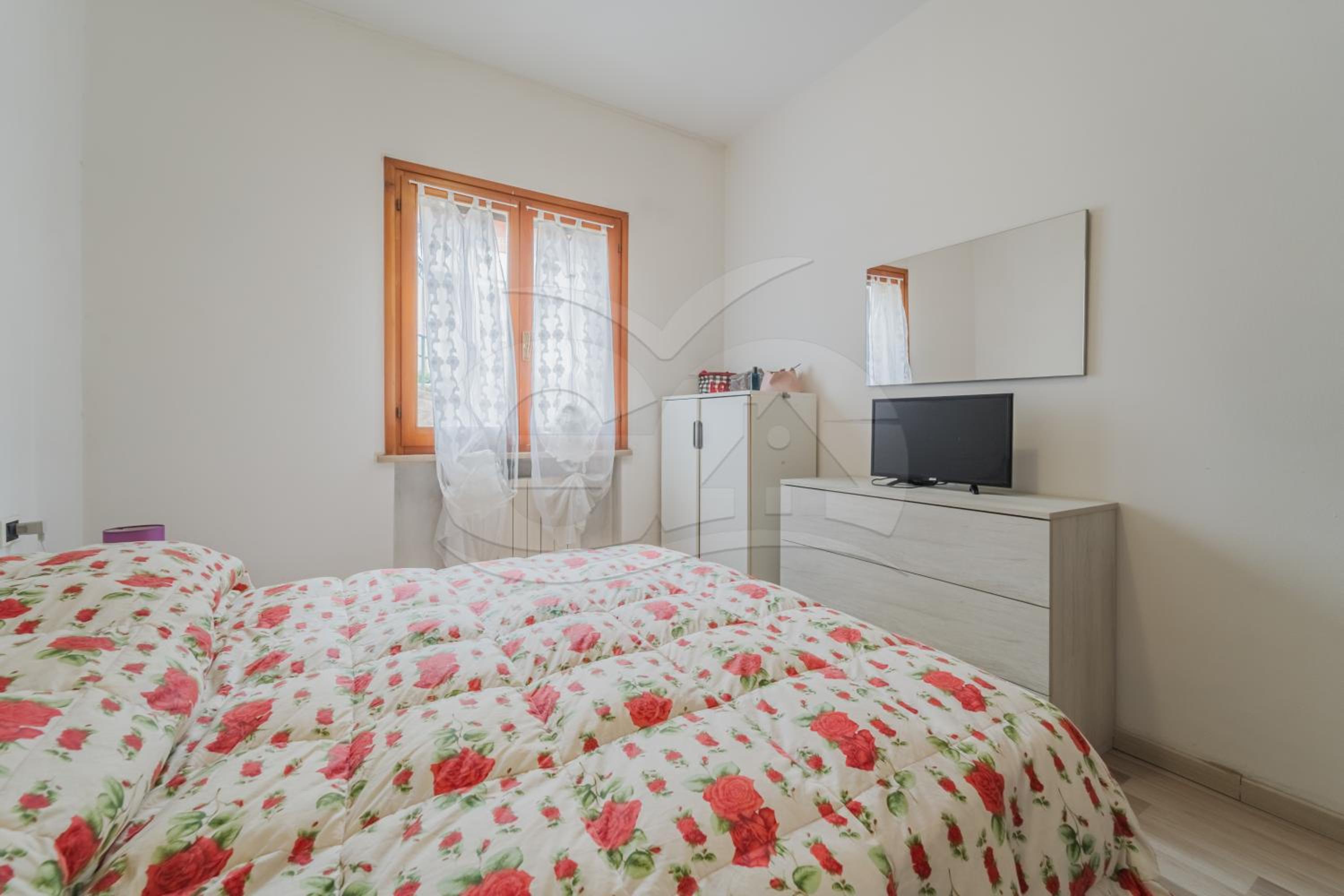 Two-Bedroom House photo 3