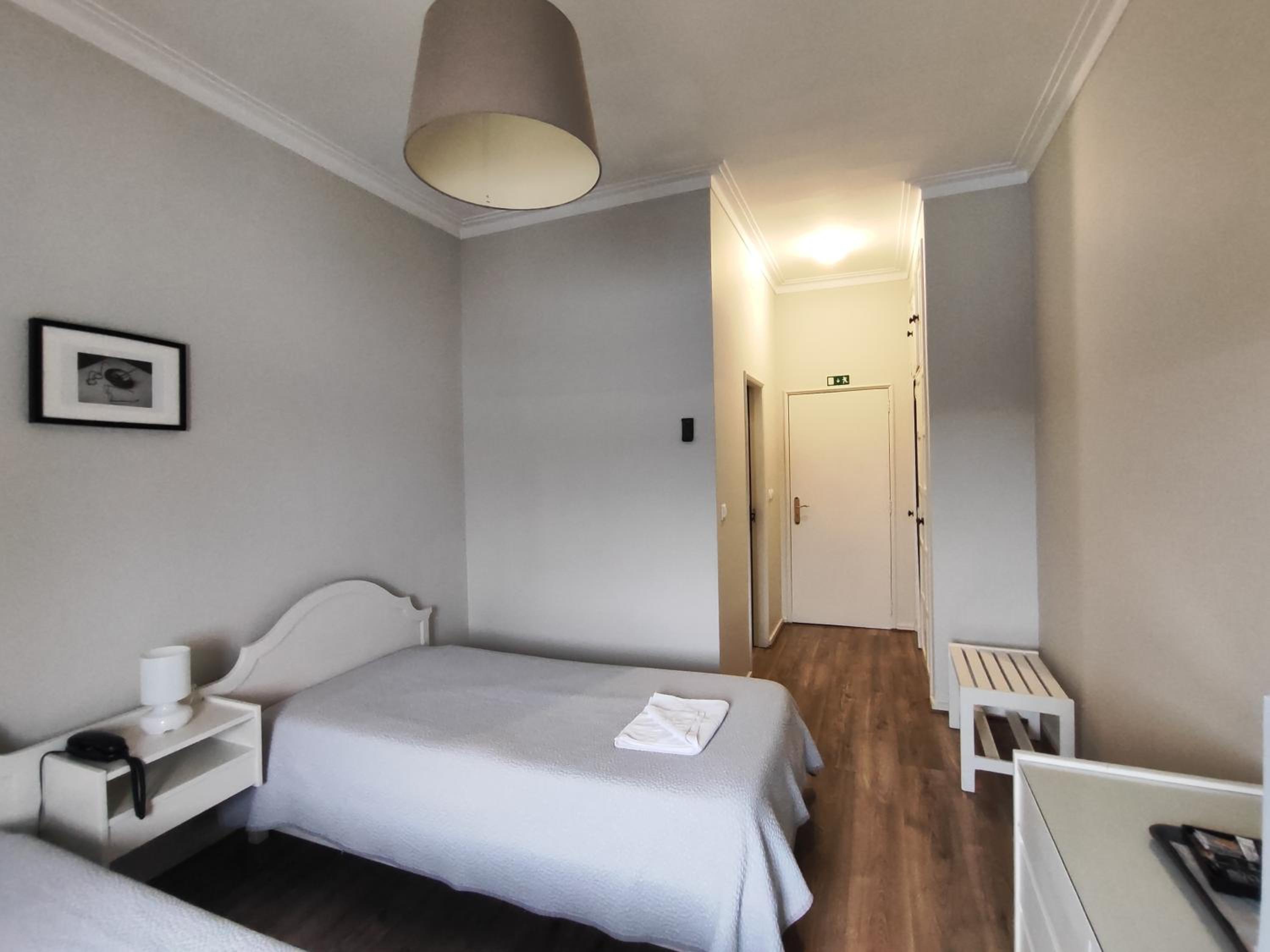 Twin Room - Photo 4