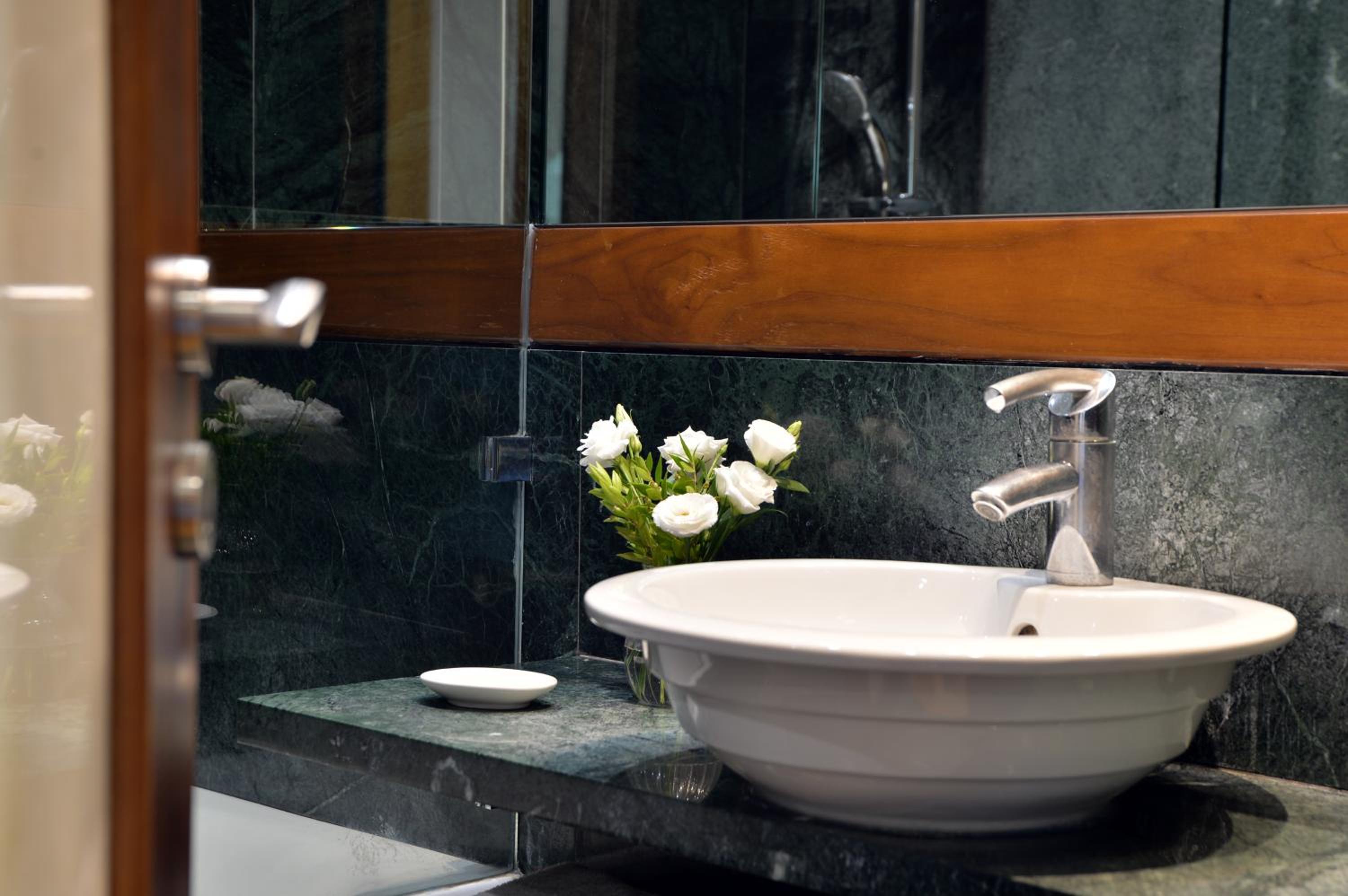 Junior Suite with Acropolis View thumbnail 5