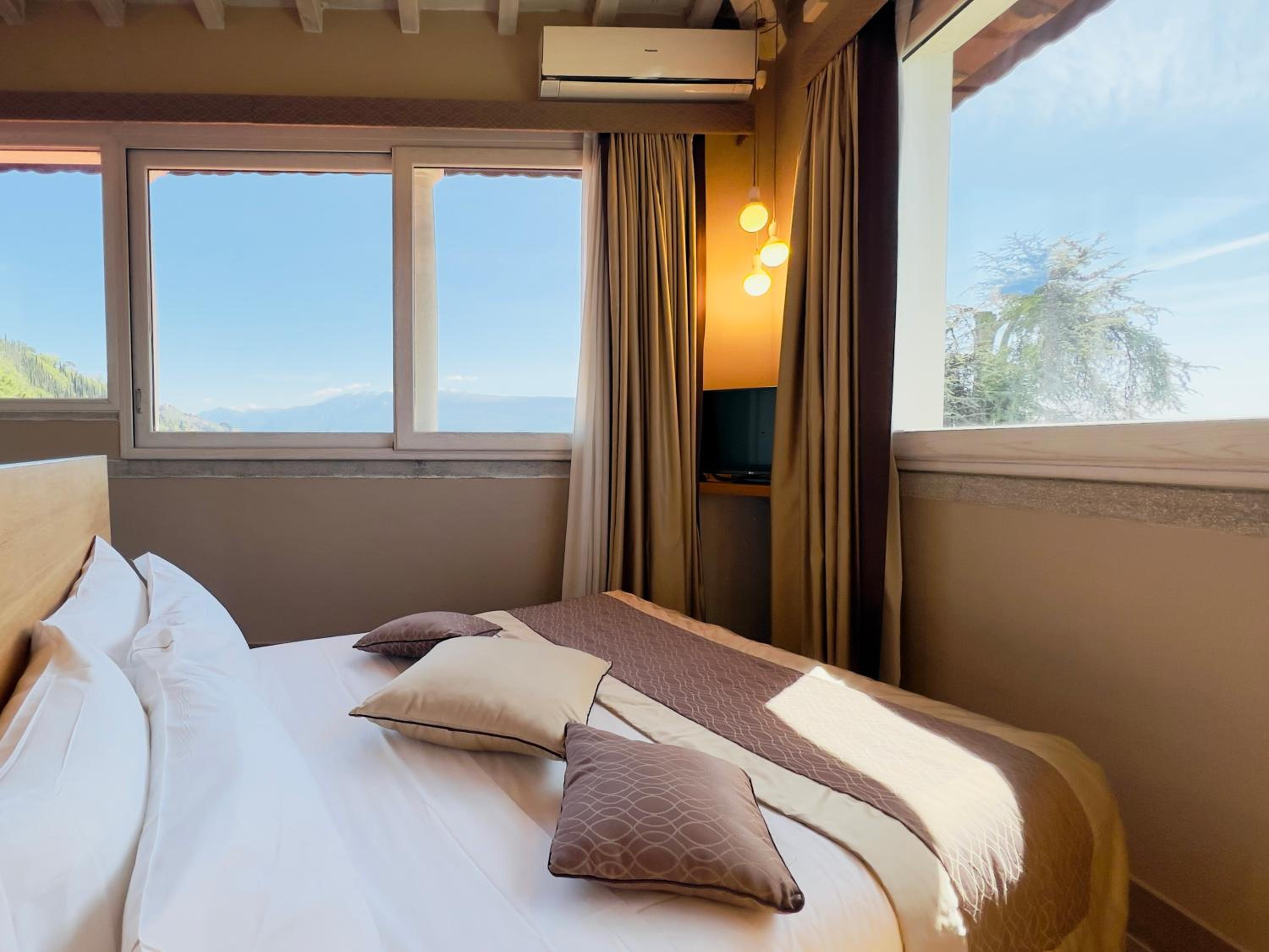 Double Room with Lake View - Attic