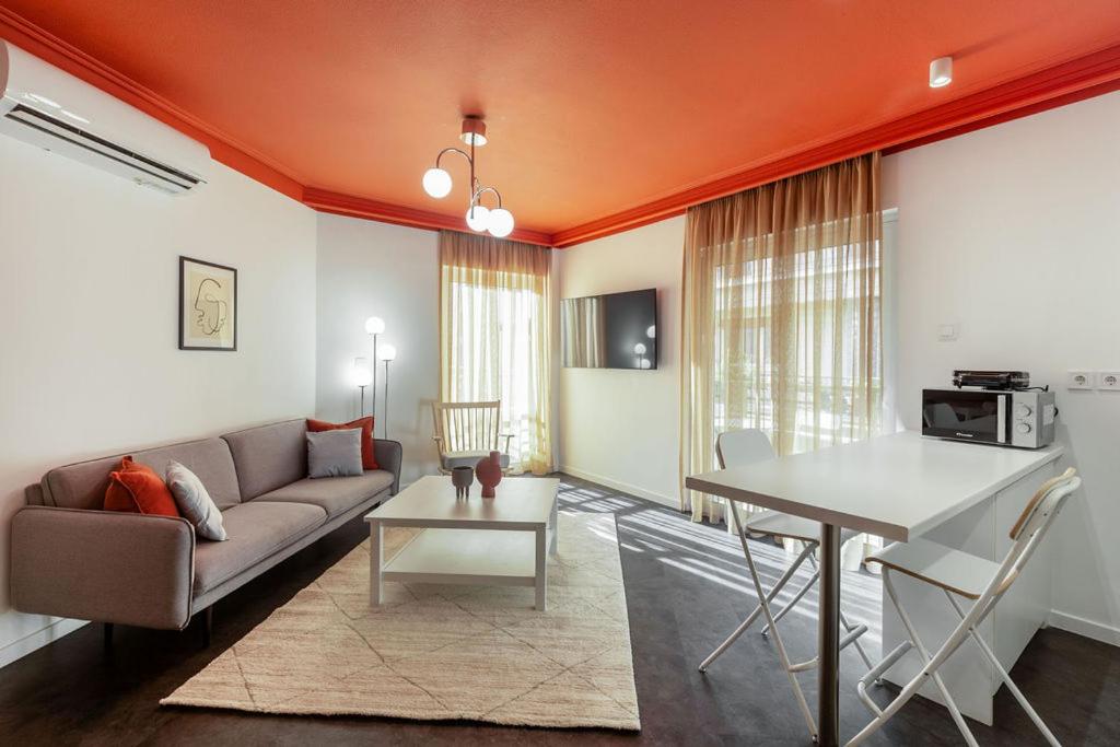 Apartment with Balcony photo 1