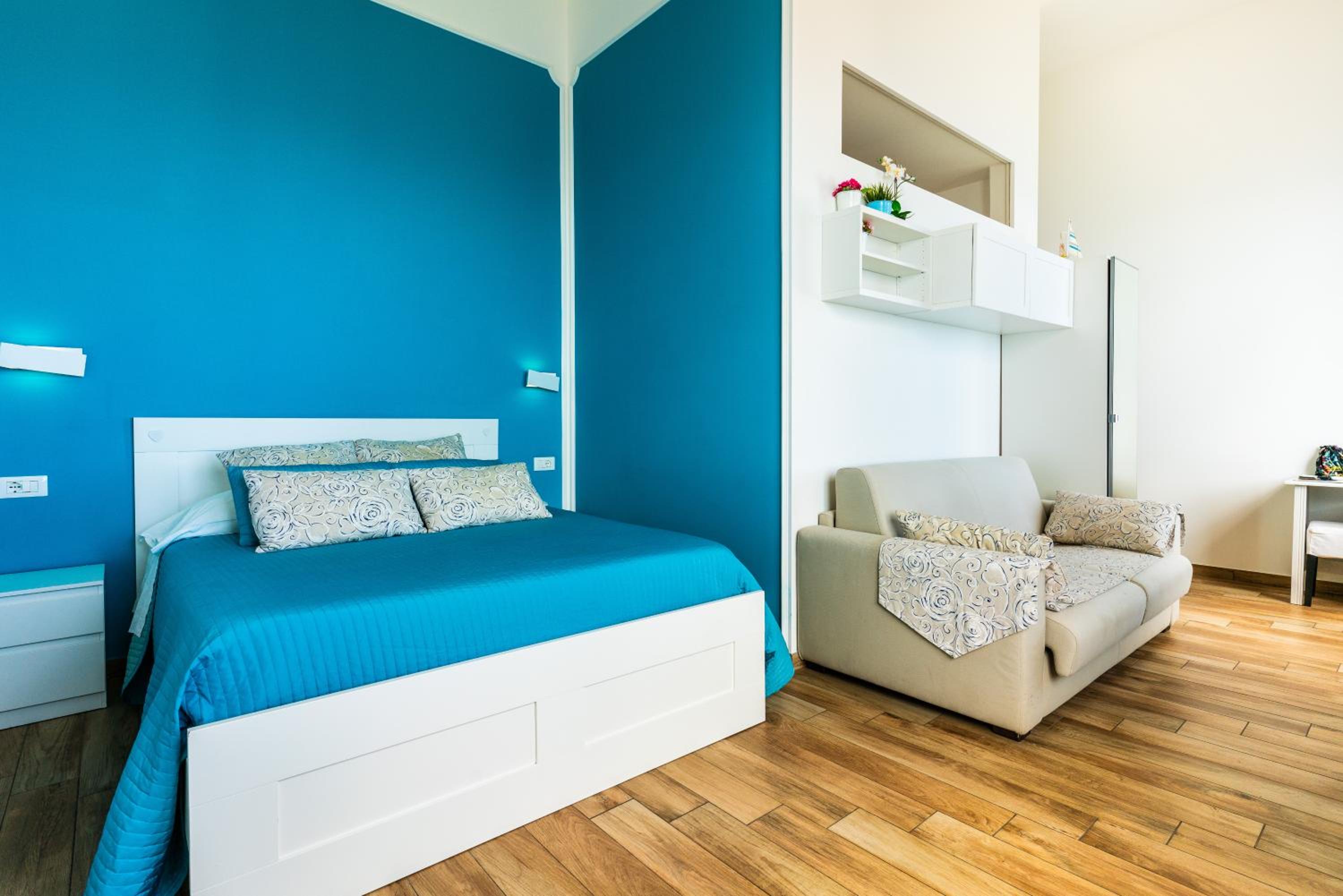 Queen Room with Sea View - Photo 5