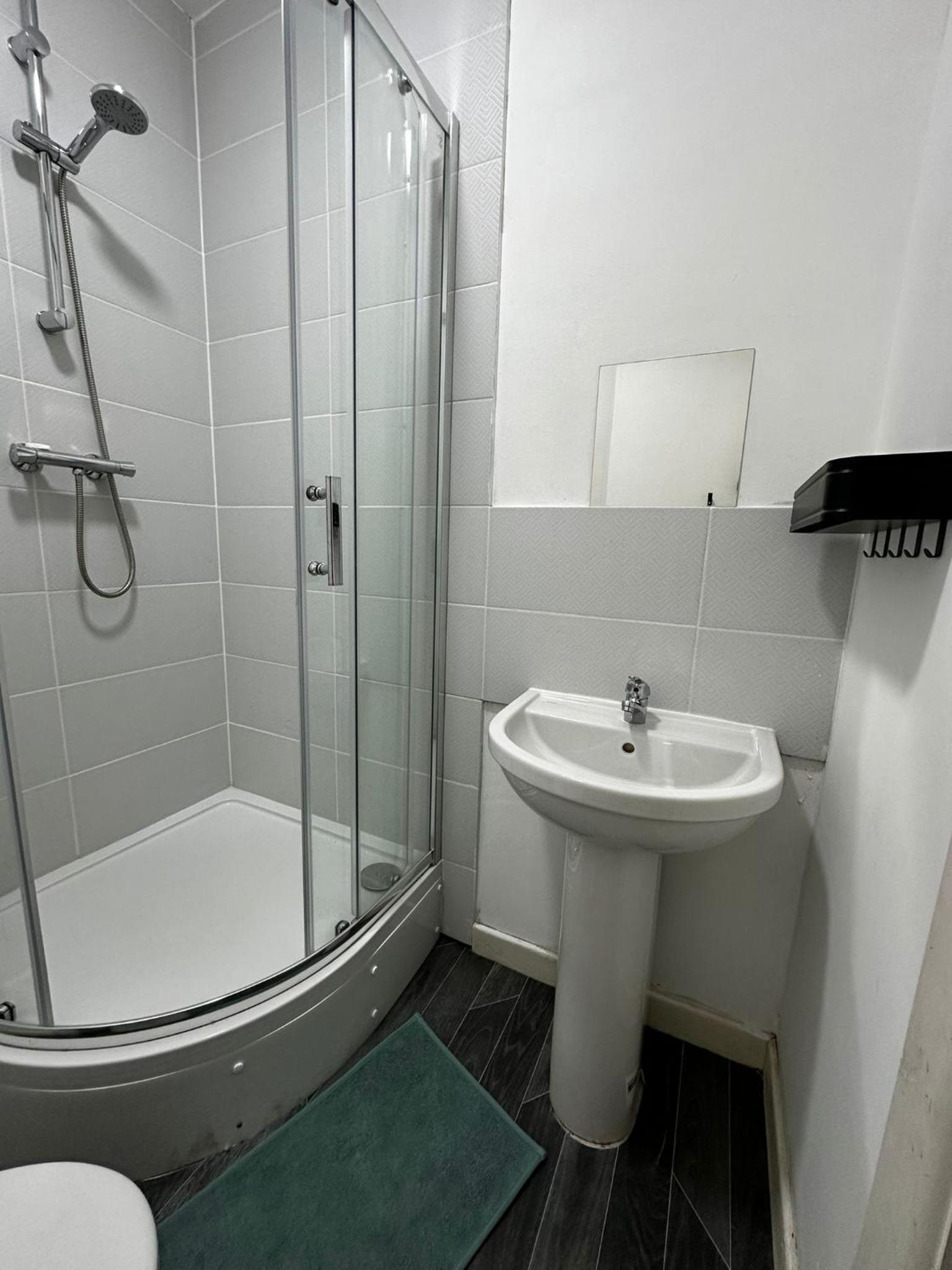 Double Room With Private Bathroom photo 3