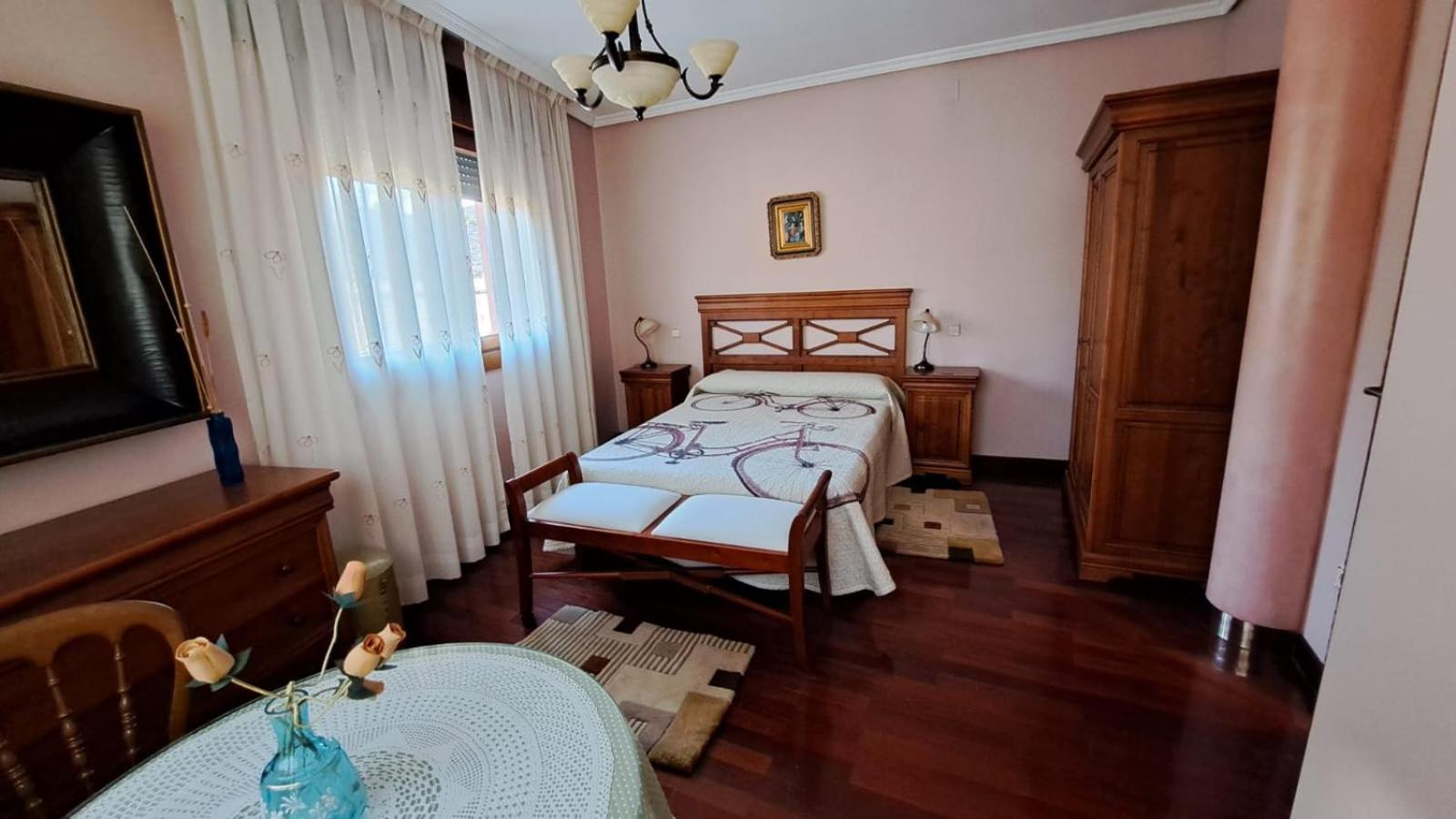 Casa de tres habitaciones