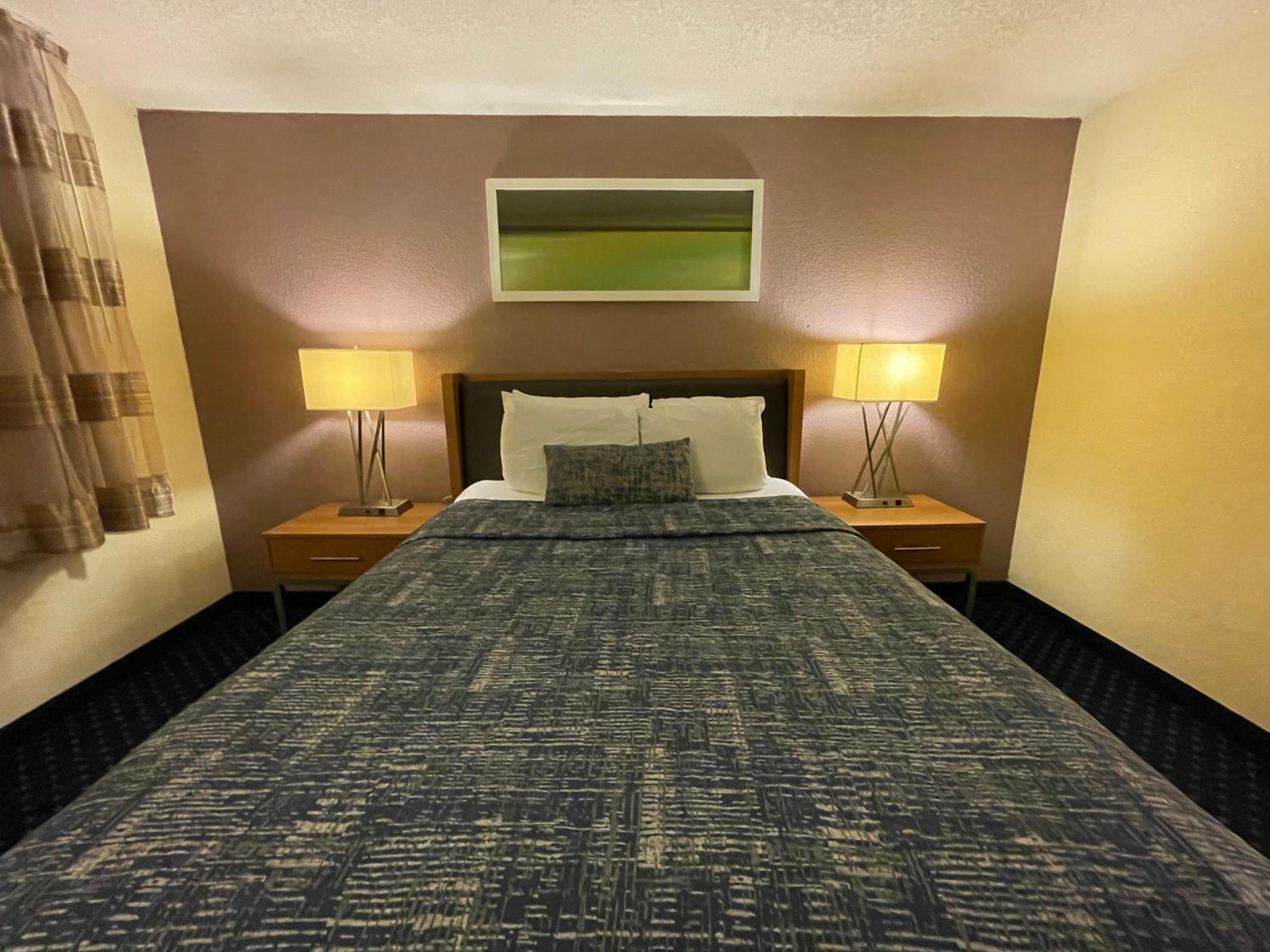 Standard Queen Room - Photo 2