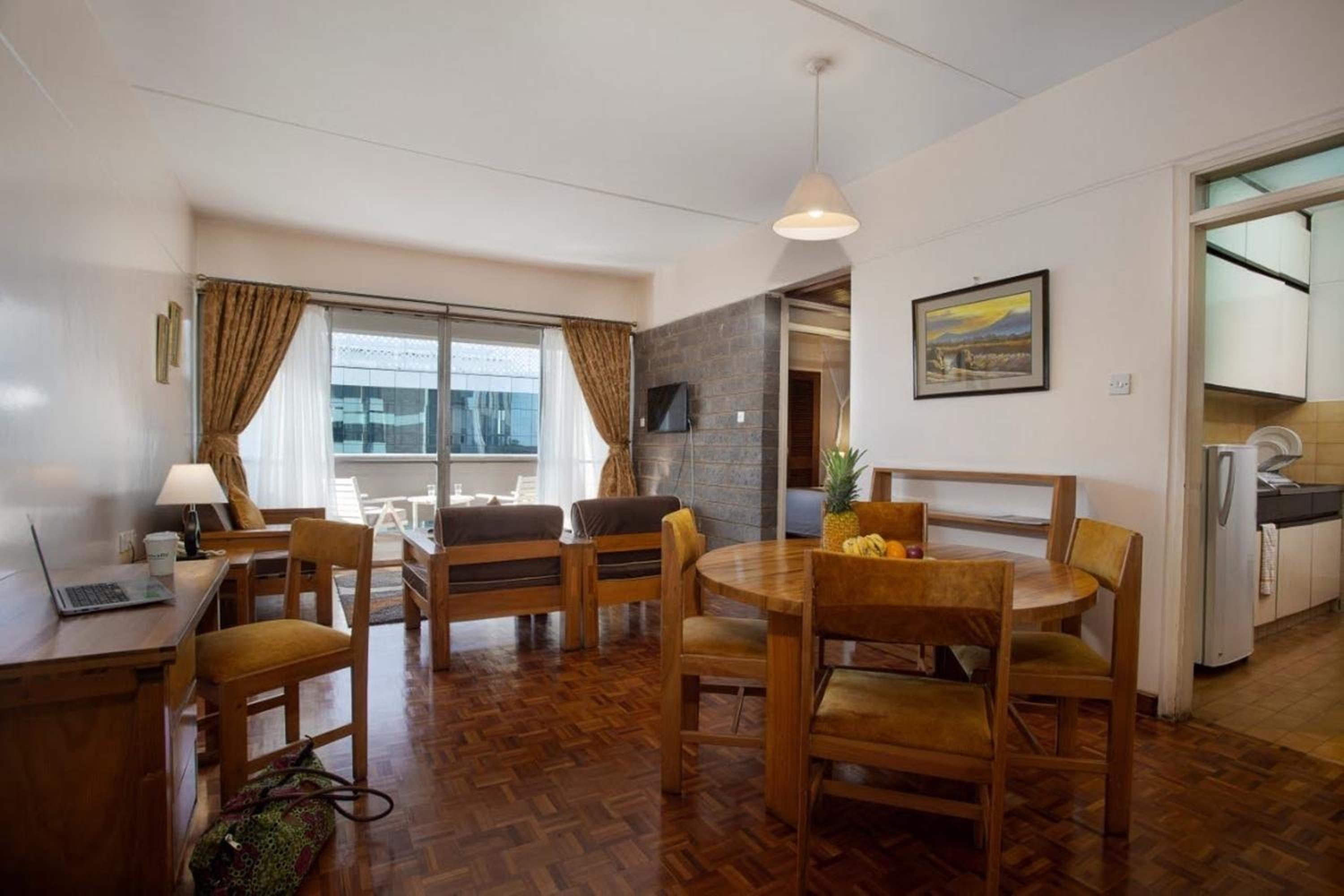 One Bedroom Standard Apartment with Balcony And Kitchen photo 1