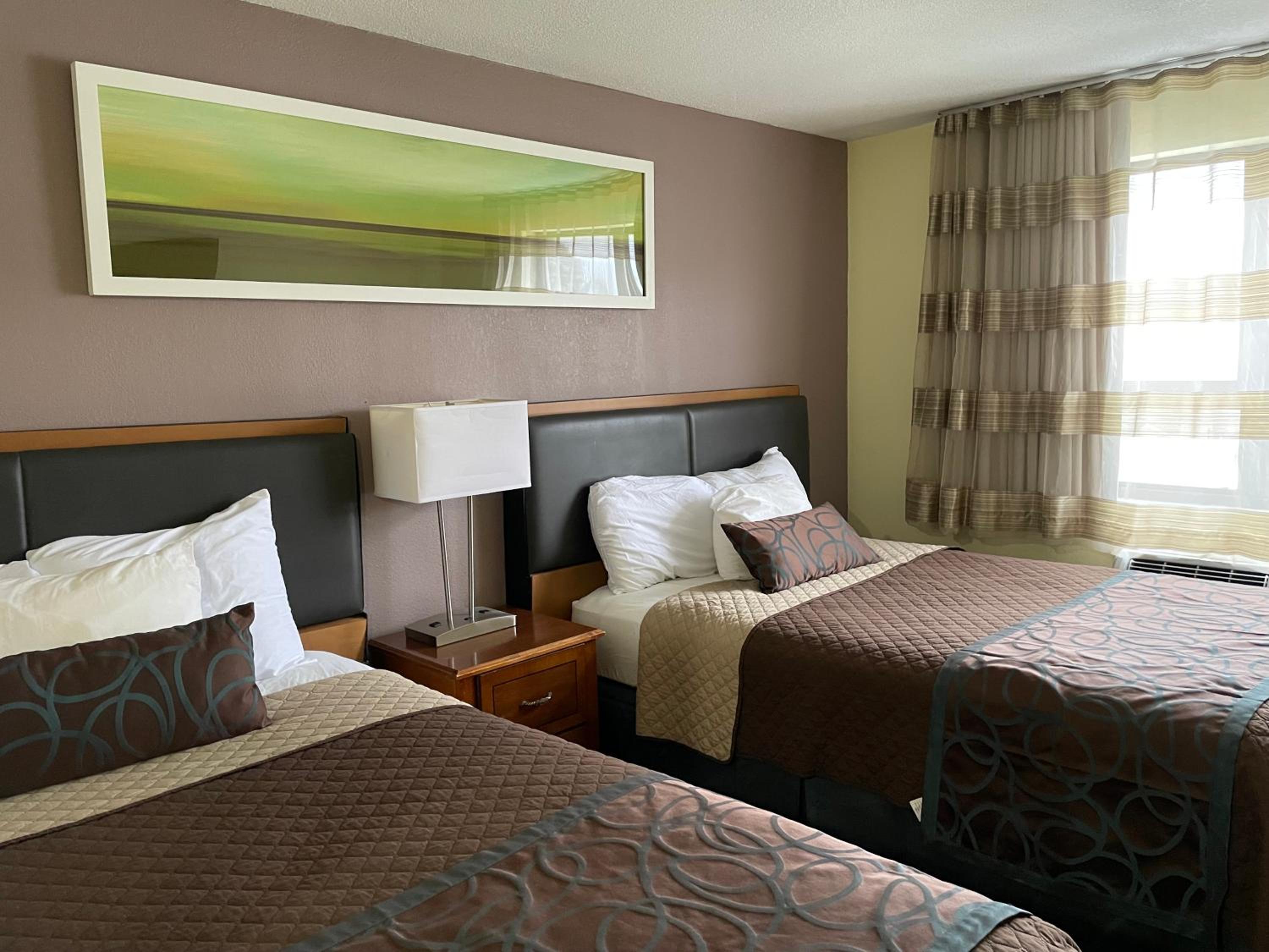 Double Room with Two Double Beds - Photo 2