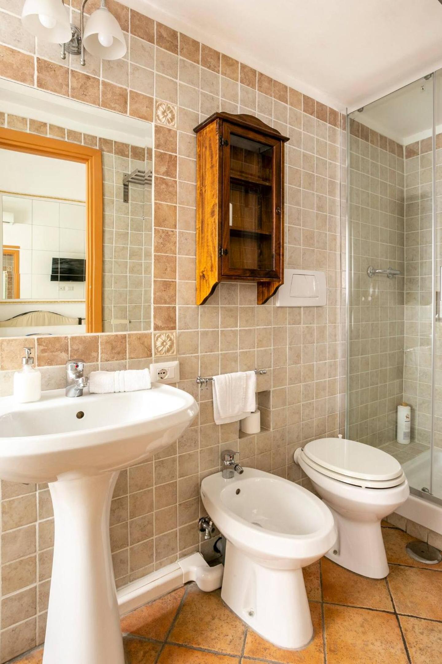 Double or Twin Room photo 3
