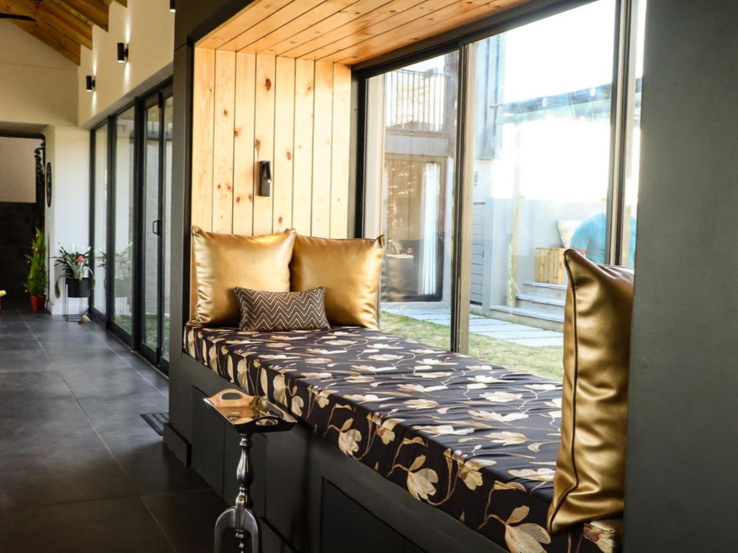 Luxury Villa photo 1